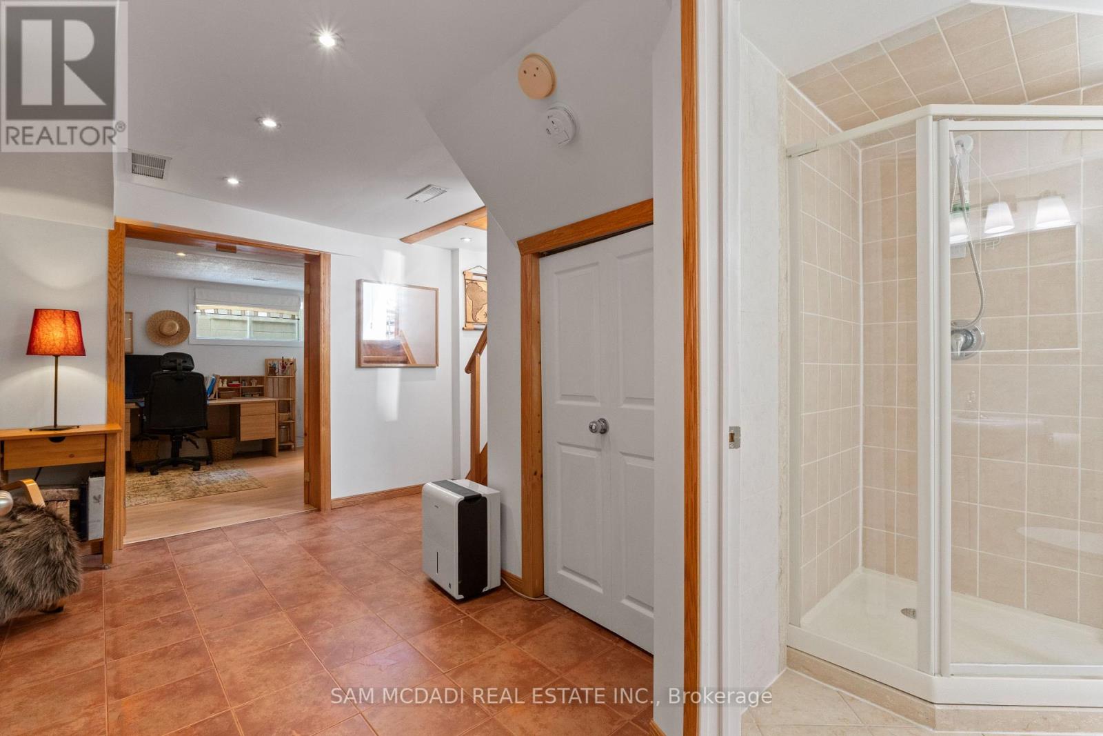 1300 Twin Oaks Dell, Mississauga, Ontario  L5H 3J8 - Photo 30 - W12331648