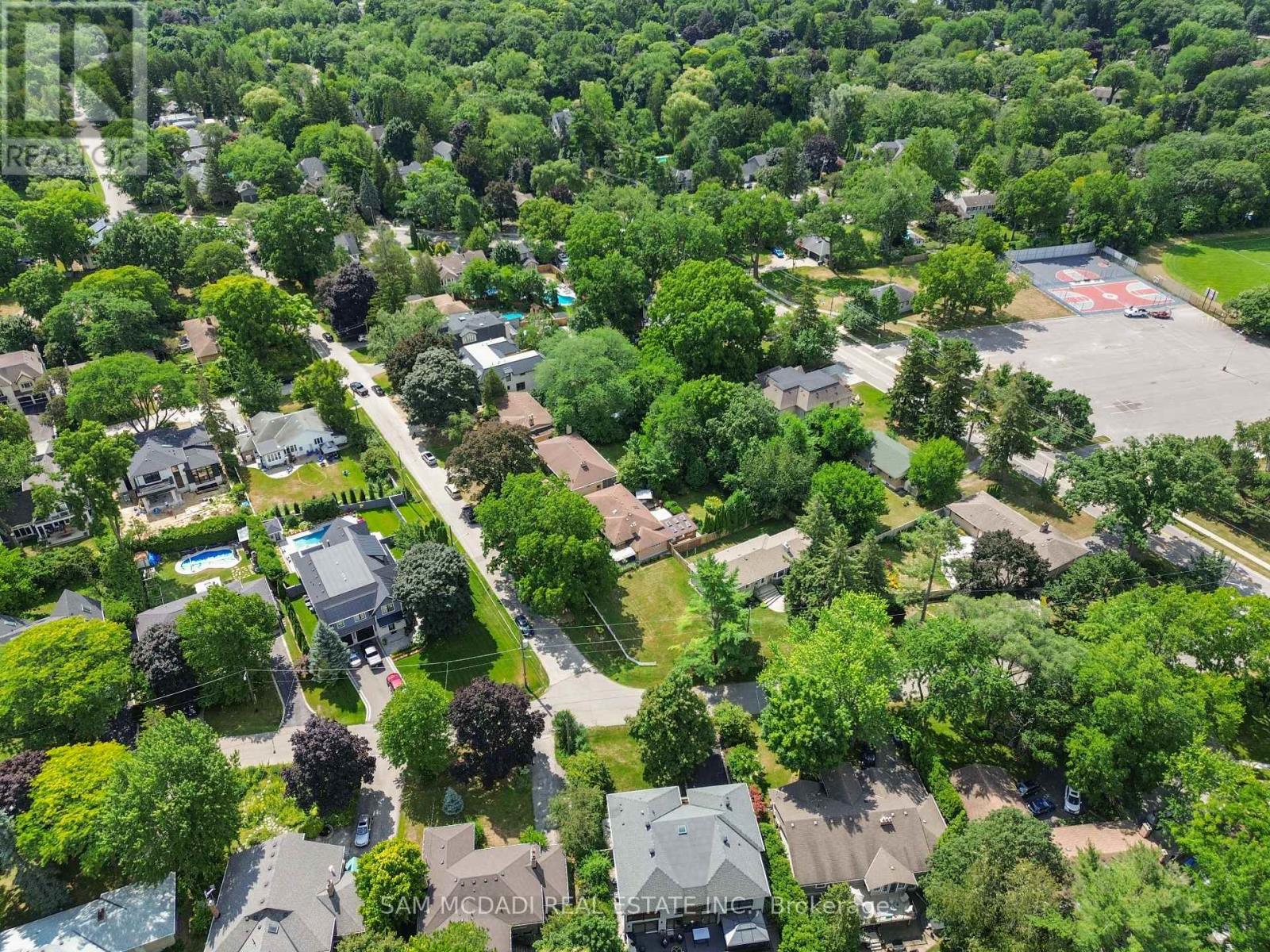 1300 Twin Oaks Dell, Mississauga, Ontario  L5H 3J8 - Photo 48 - W12331648