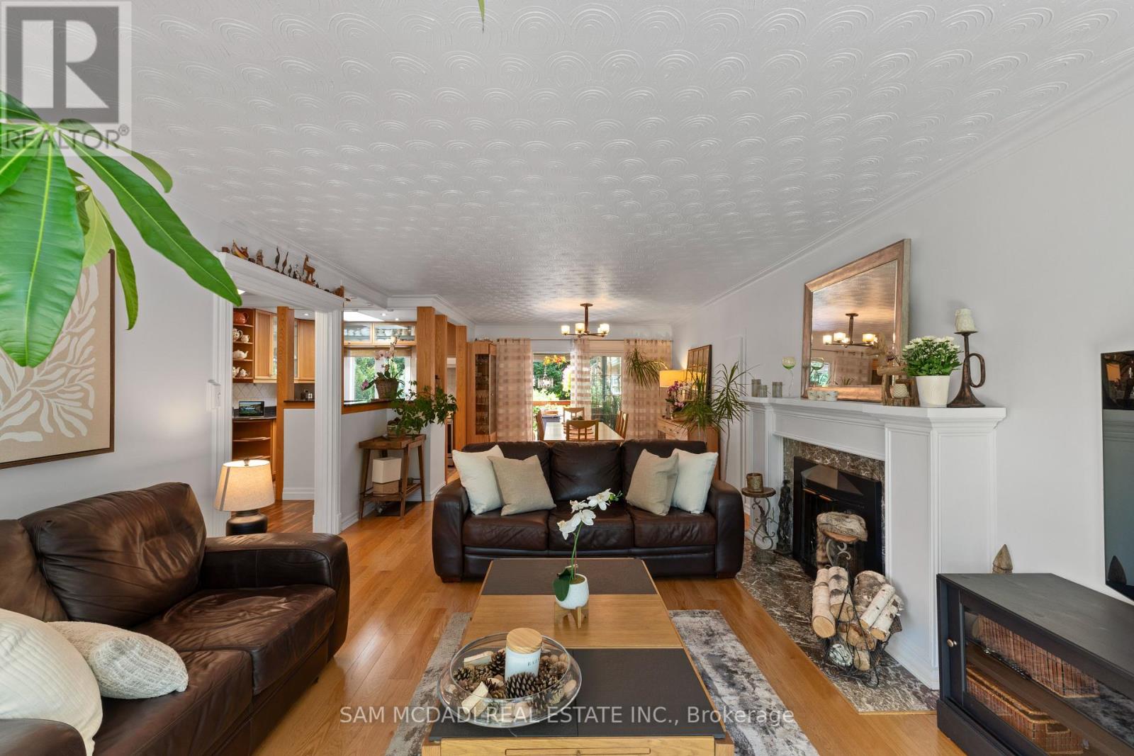 1300 Twin Oaks Dell, Mississauga, Ontario  L5H 3J8 - Photo 6 - W12331648