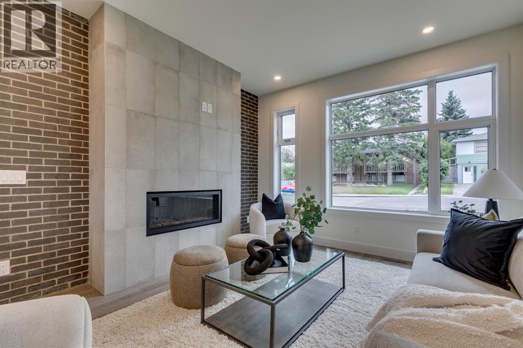 Property at 7722 47 Avenue NW image 4