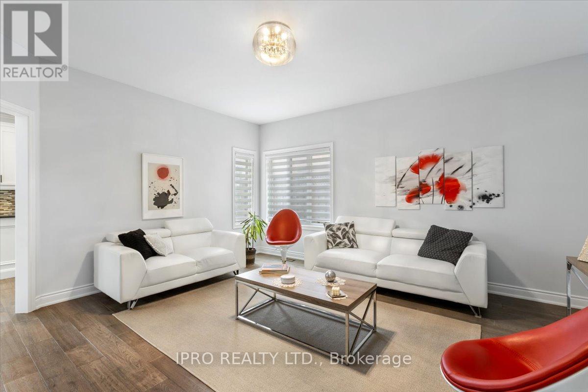 Property at 5 CHAPLIN CRESCENT image 2