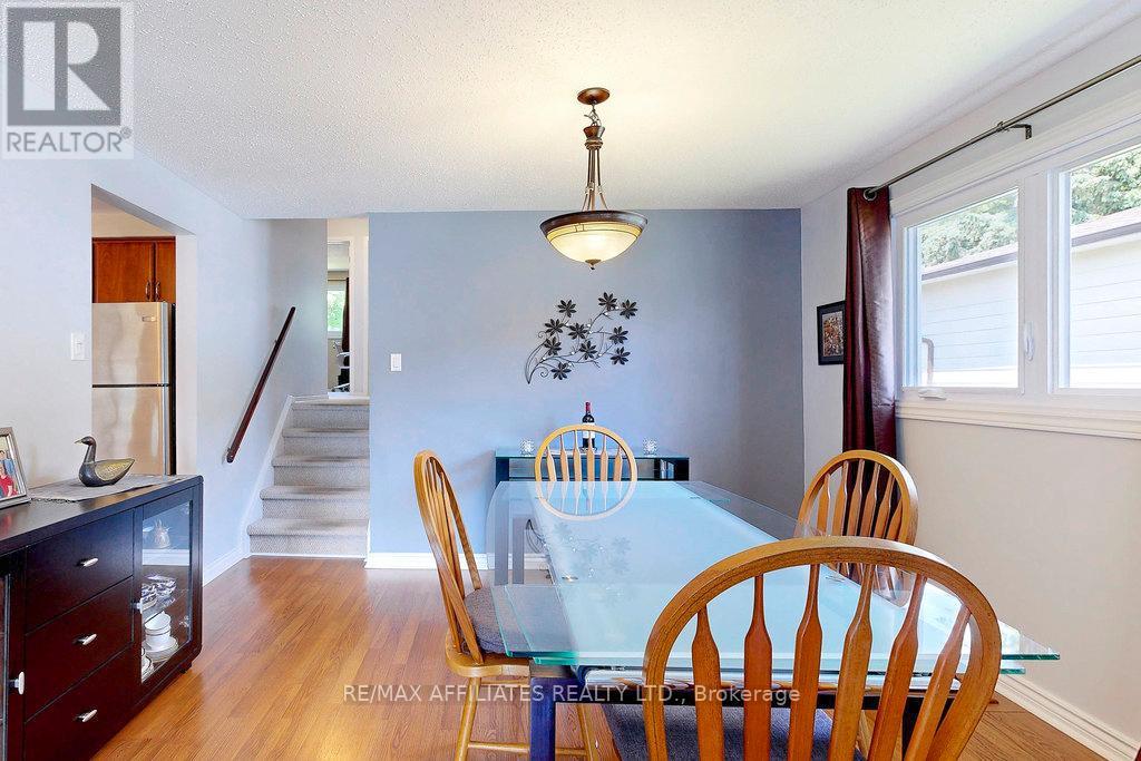 22 Red Maple Crescent, Ottawa, Ontario  K1B 3Z3 - Photo 14 - X12331702