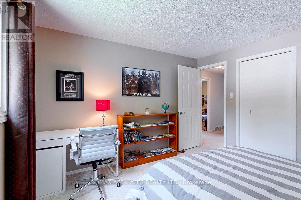 22 Red Maple Crescent, Ottawa, Ontario  K1B 3Z3 - Photo 23 - X12331702