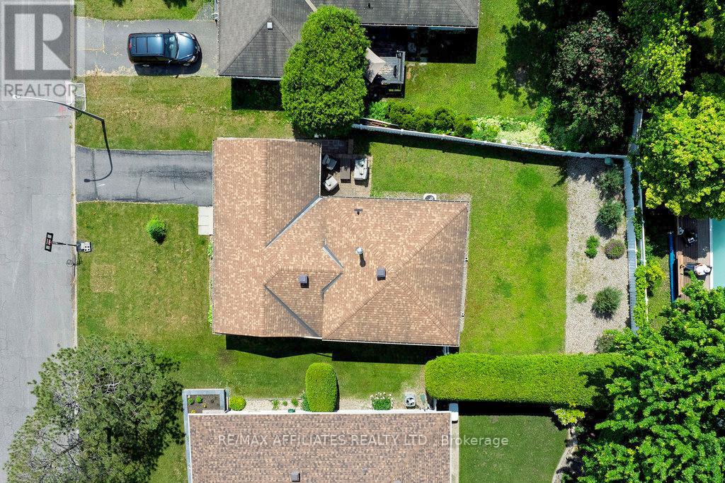 22 Red Maple Crescent, Ottawa, Ontario  K1B 3Z3 - Photo 33 - X12331702
