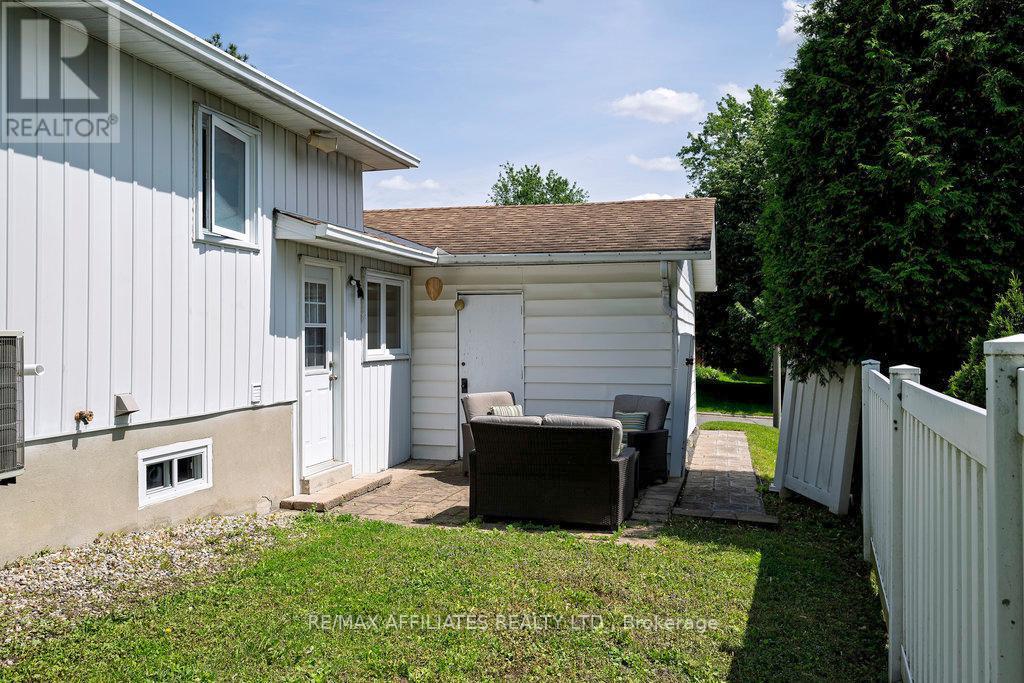 22 Red Maple Crescent, Ottawa, Ontario  K1B 3Z3 - Photo 44 - X12331702