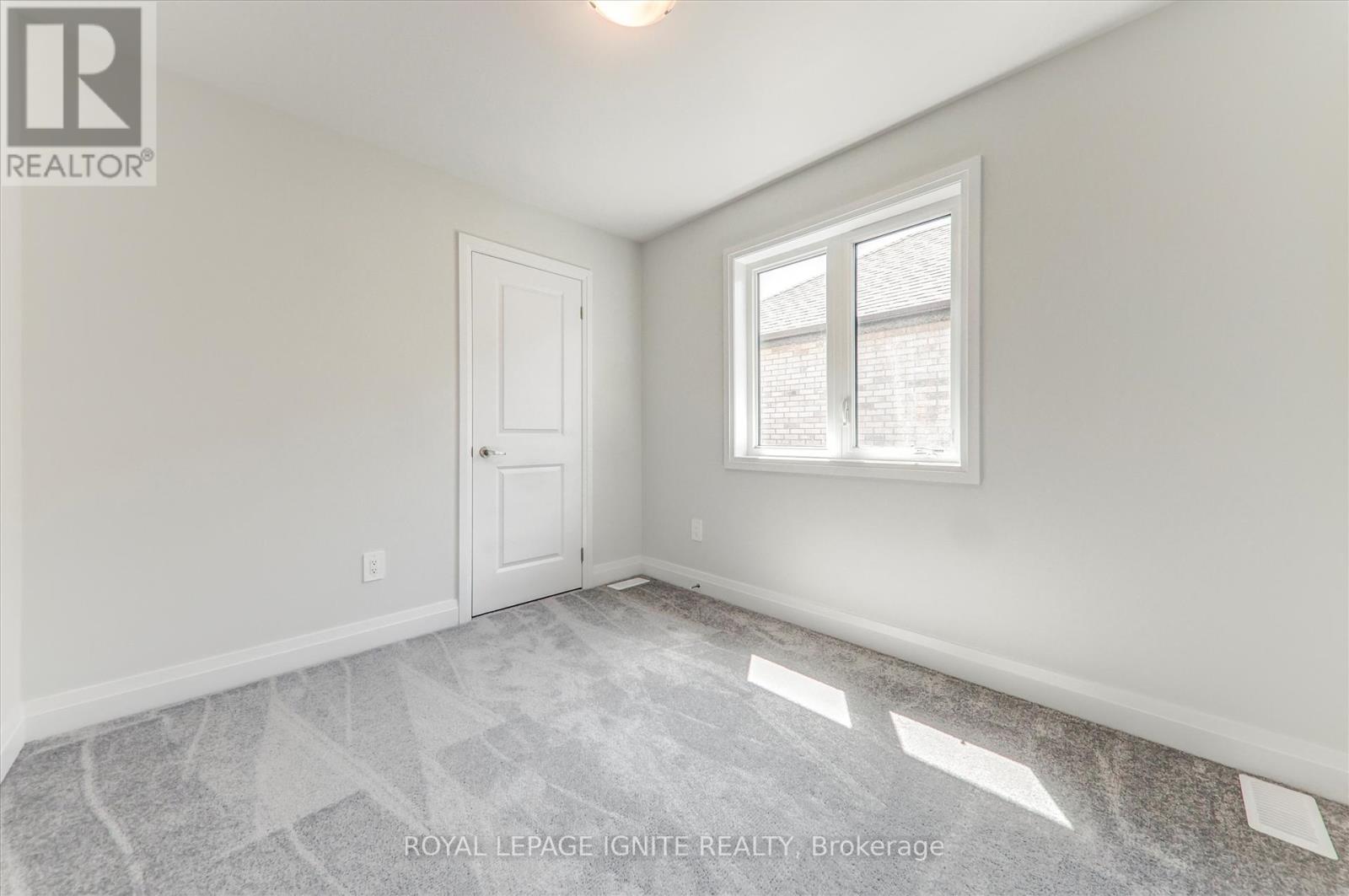 61 Butler Boulevard, Kawartha Lakes, Ontario  K9V 0S2 - Photo 23 - X12331602
