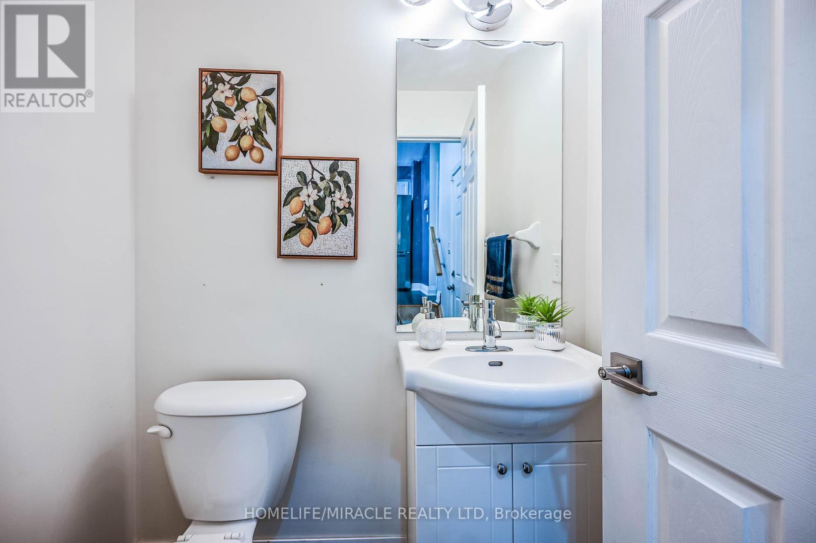 39 Newport Crescent, Hamilton, Ontario  L9A 0B2 - Photo 11 - X12331604