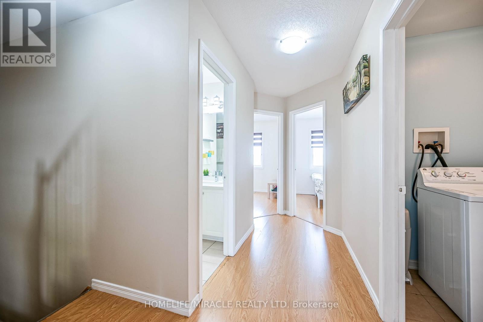 39 Newport Crescent, Hamilton, Ontario  L9A 0B2 - Photo 12 - X12331604
