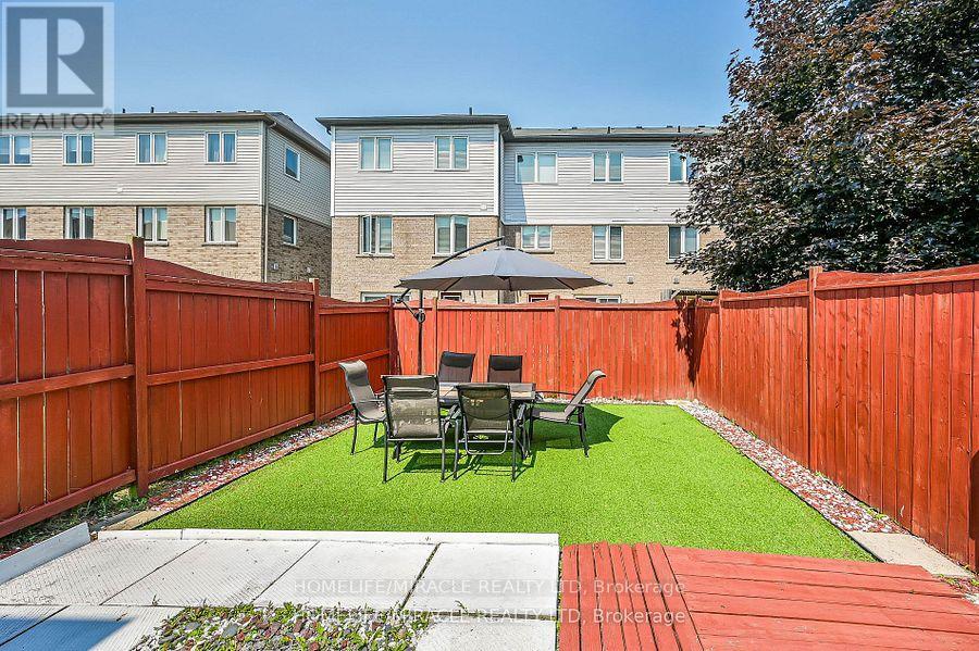 39 Newport Crescent, Hamilton, Ontario  L9A 0B2 - Photo 29 - X12331604