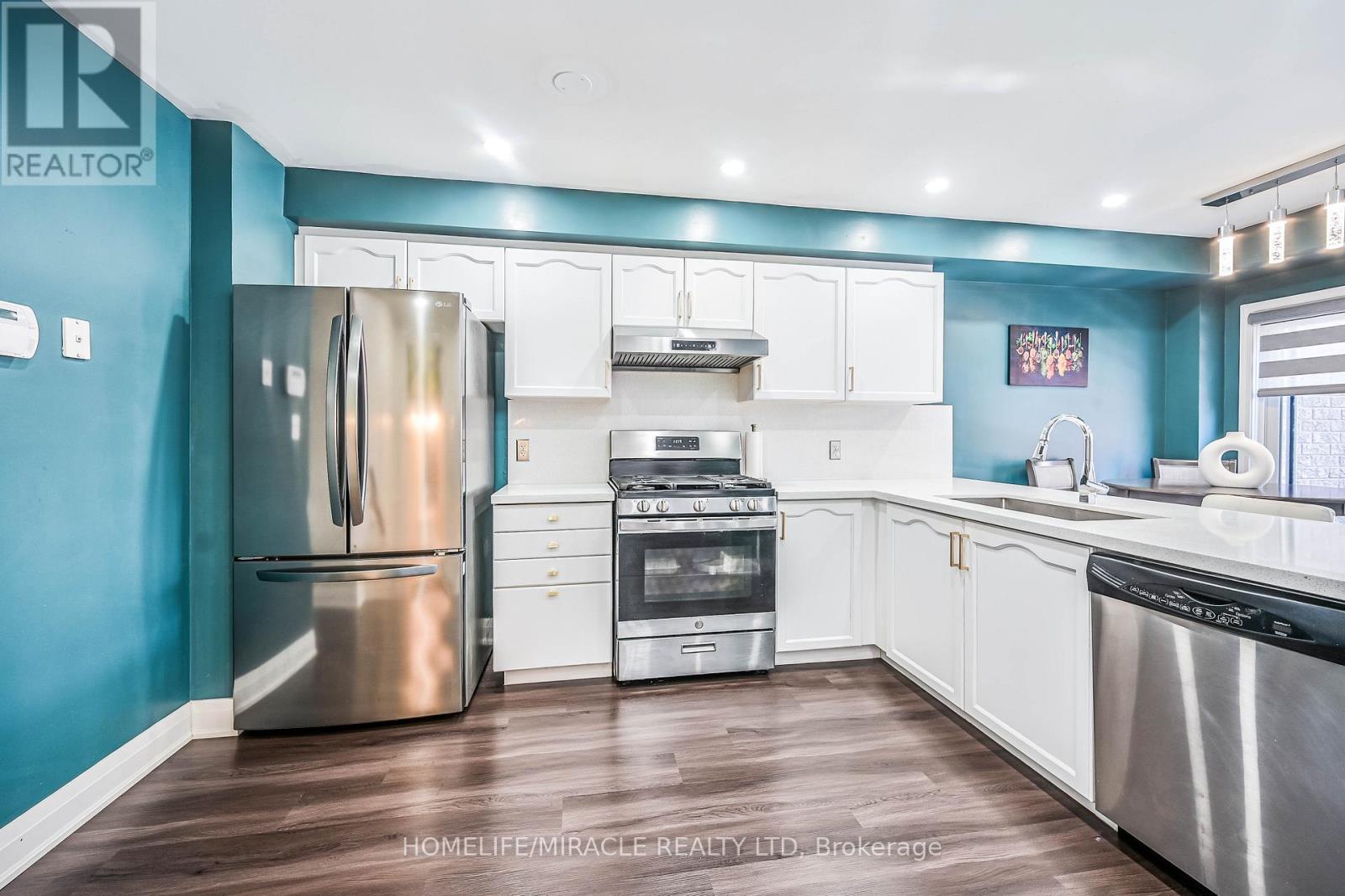 39 Newport Crescent, Hamilton, Ontario  L9A 0B2 - Photo 6 - X12331604