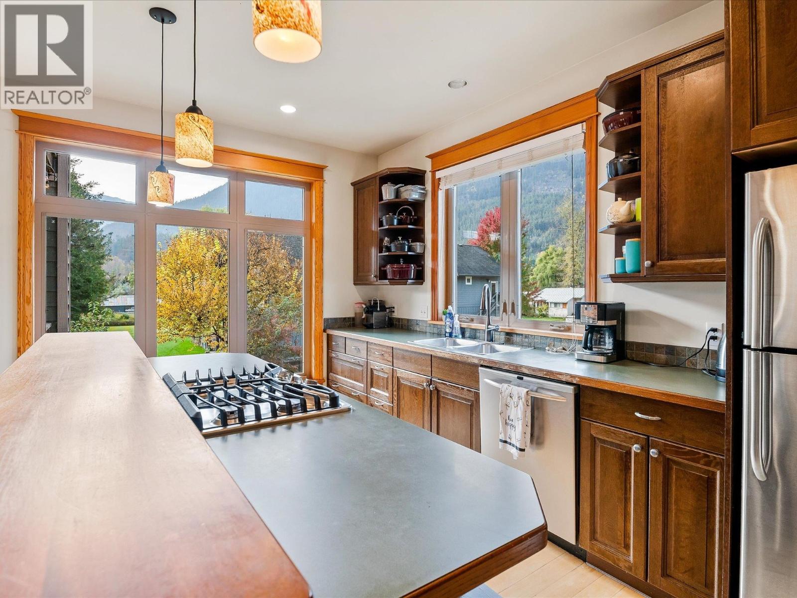 7601 Pemberton Meadows, Pemberton, British Columbia  V0N 2L2 - Photo 11 - R3014063