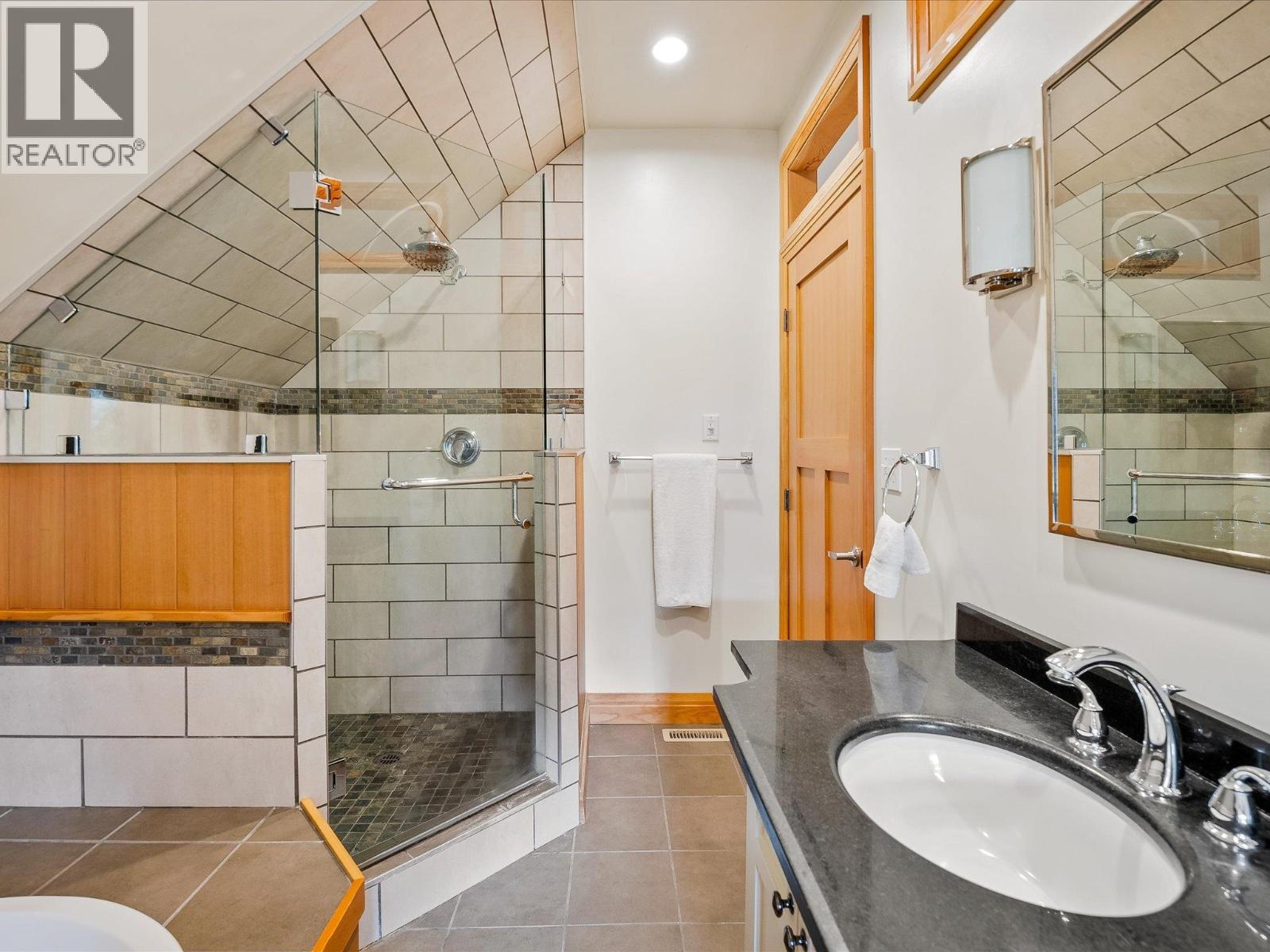 7601 Pemberton Meadows, Pemberton, British Columbia  V0N 2L2 - Photo 22 - R3014063