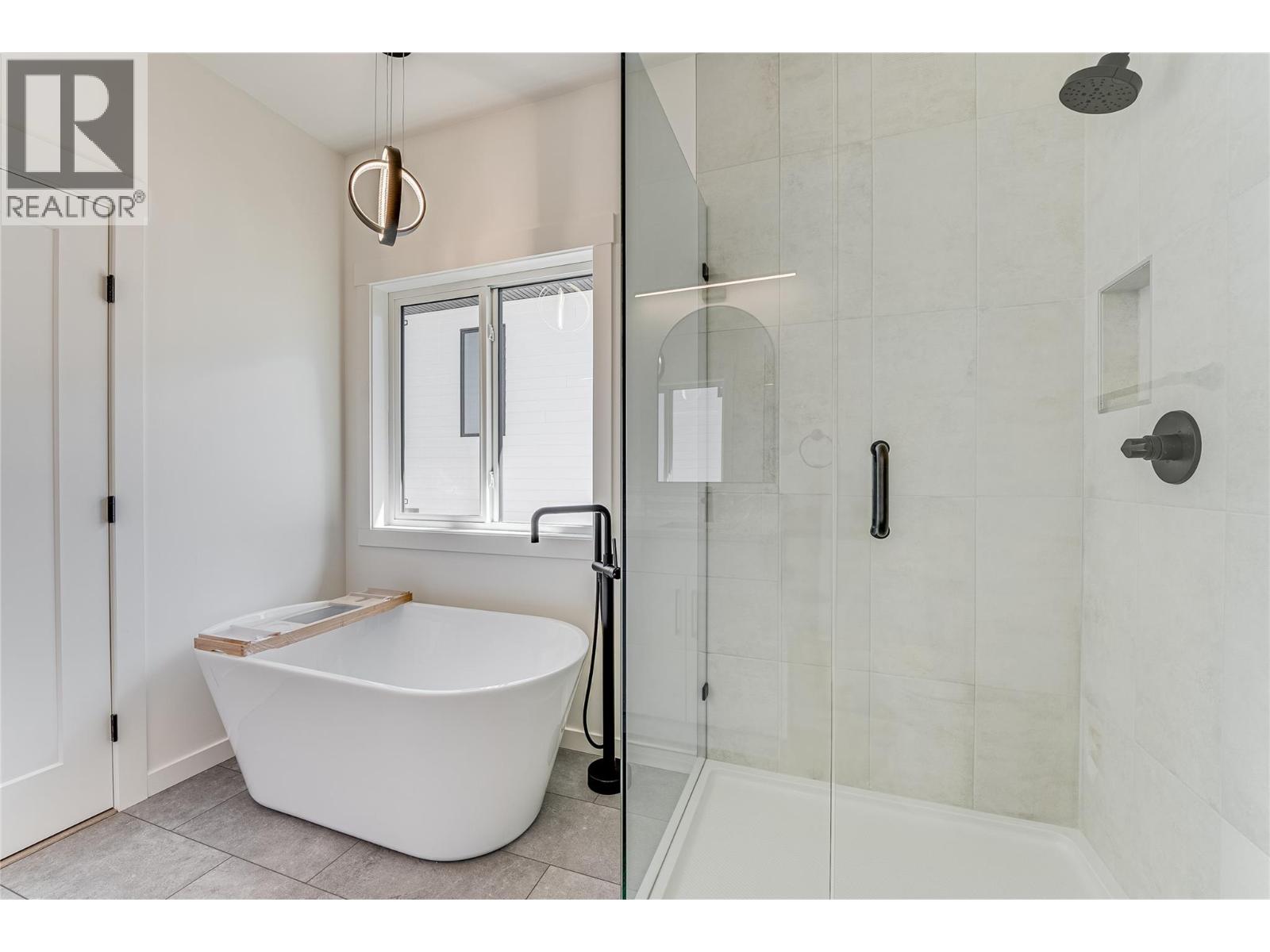 2736 Cedar Ridge Street, Lumby, British Columbia  V0E 2G5 - Photo 34 - 10355877