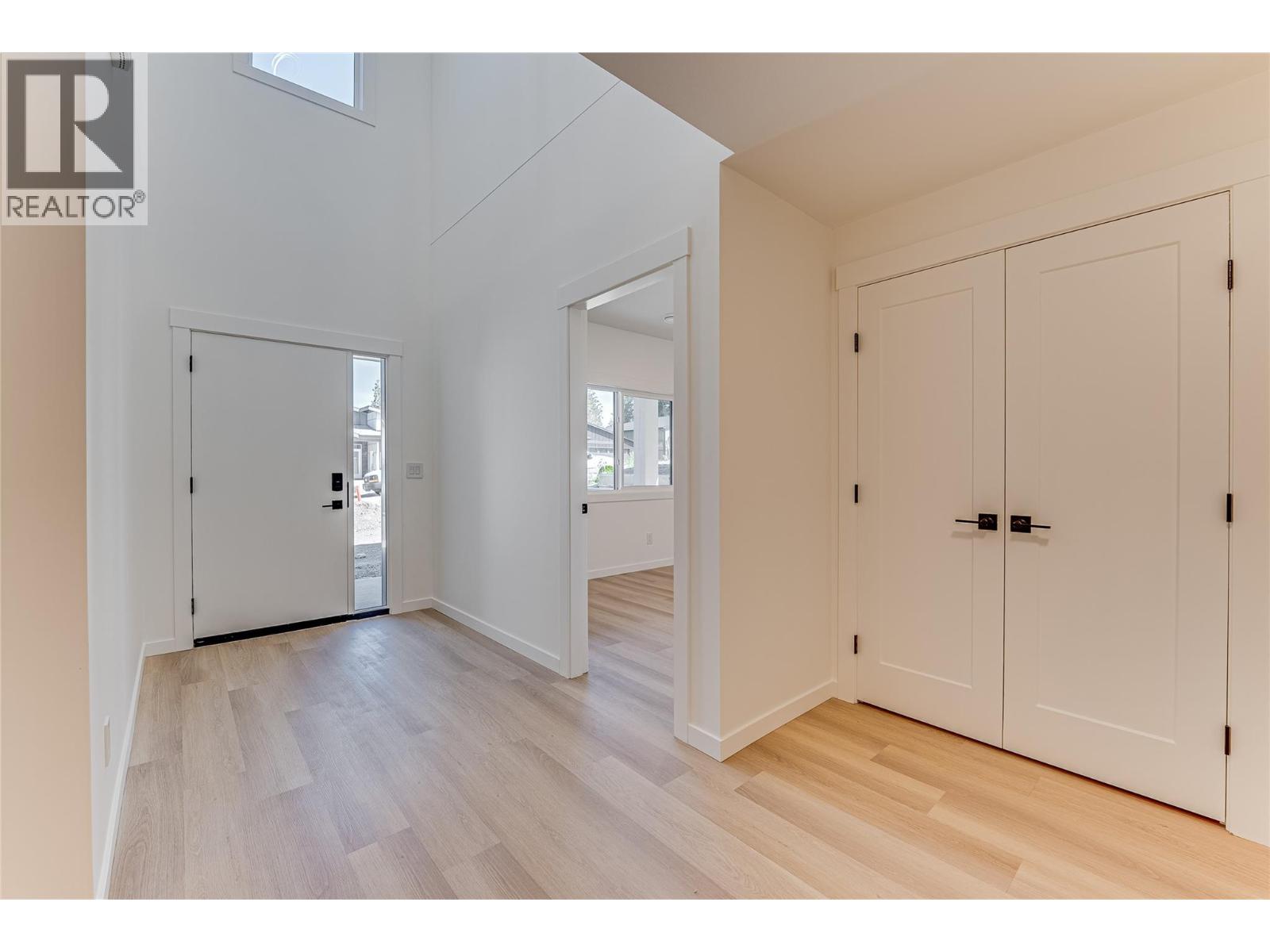 2736 Cedar Ridge Street, Lumby, British Columbia  V0E 2G5 - Photo 8 - 10355877