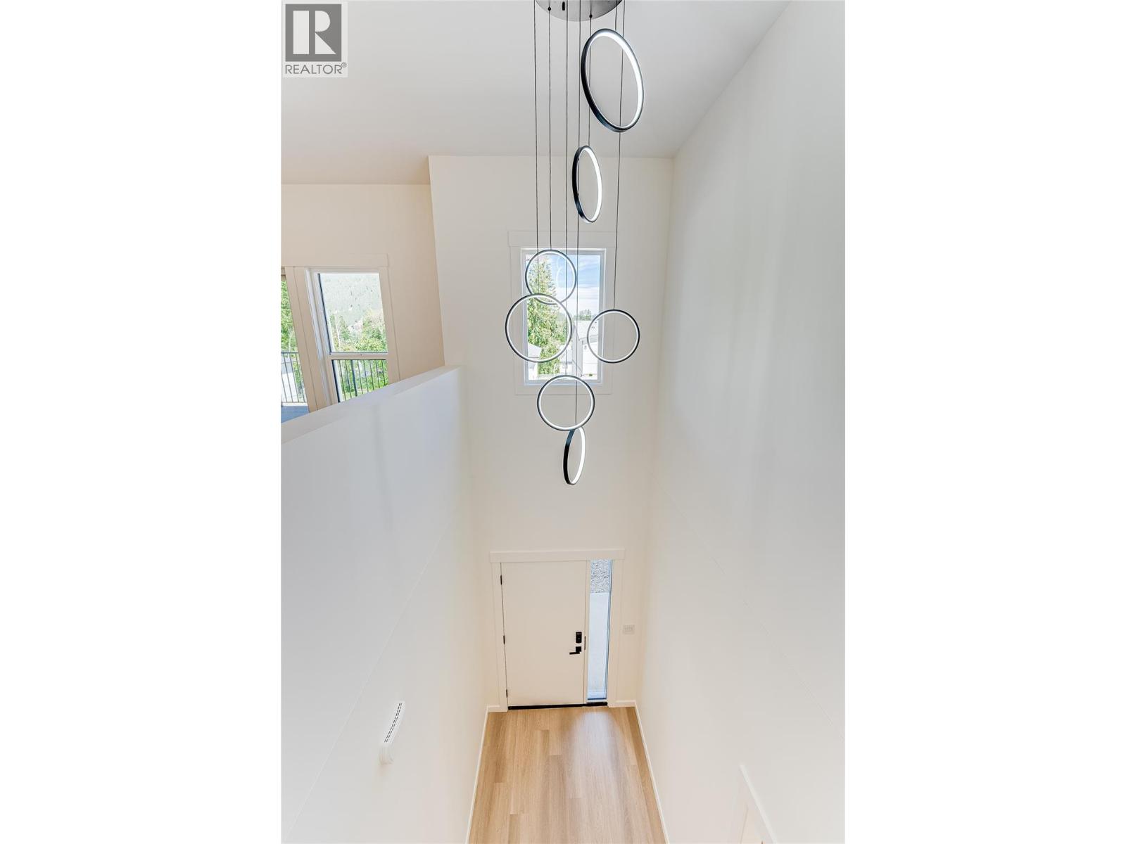 2736 Cedar Ridge Street, Lumby, British Columbia  V0E 2G5 - Photo 11 - 10355877