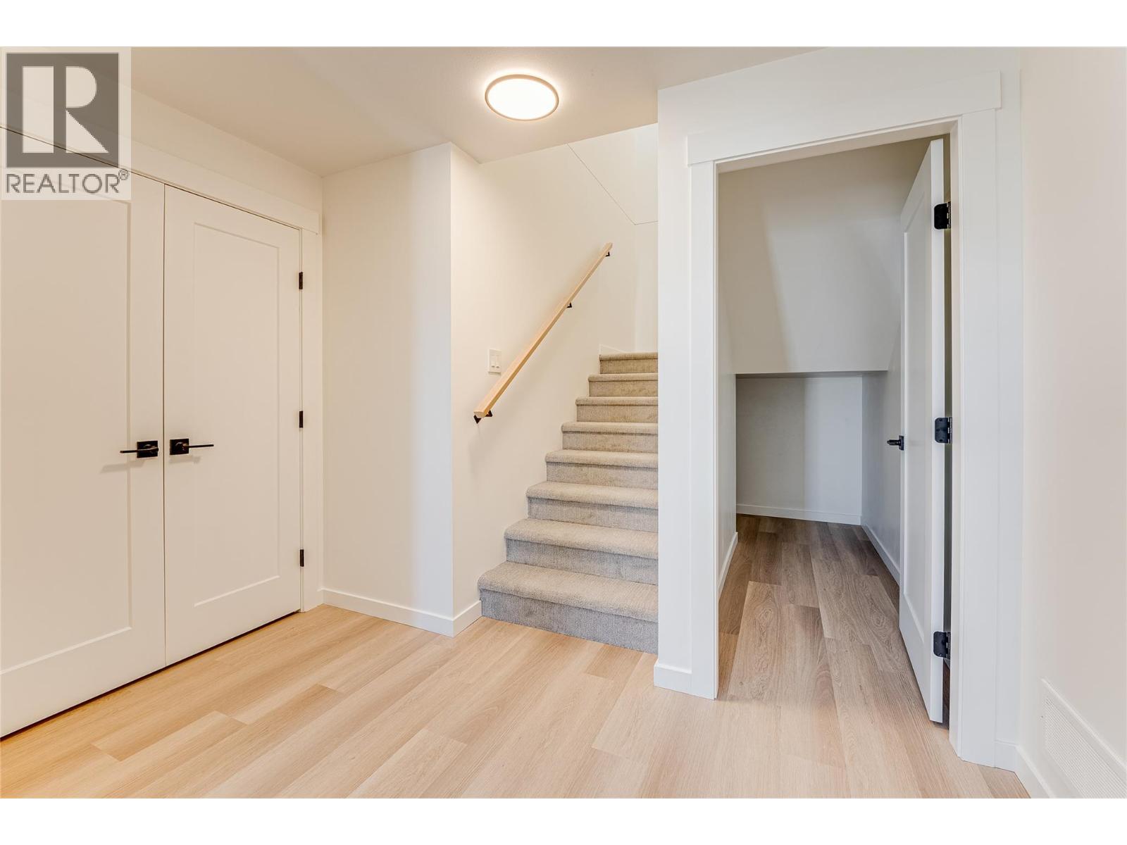 2736 Cedar Ridge Street, Lumby, British Columbia  V0E 2G5 - Photo 10 - 10355877