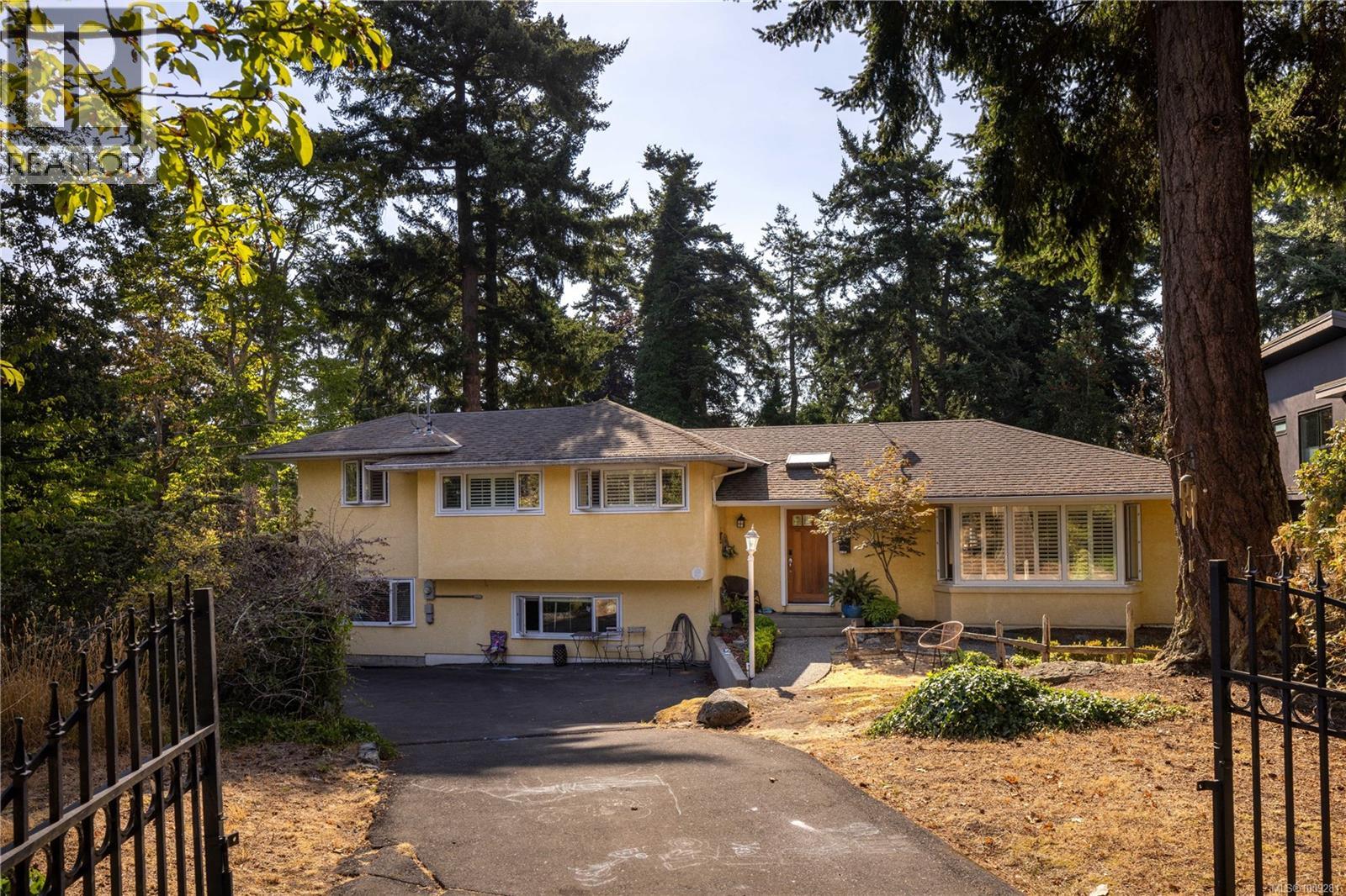 Property at 3935 Tudor Ave image 1