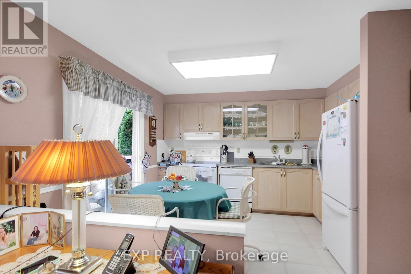 2104 Gardenway Drive, Ottawa, Ontario  K4A 3K2 - Photo 8 - X12331733