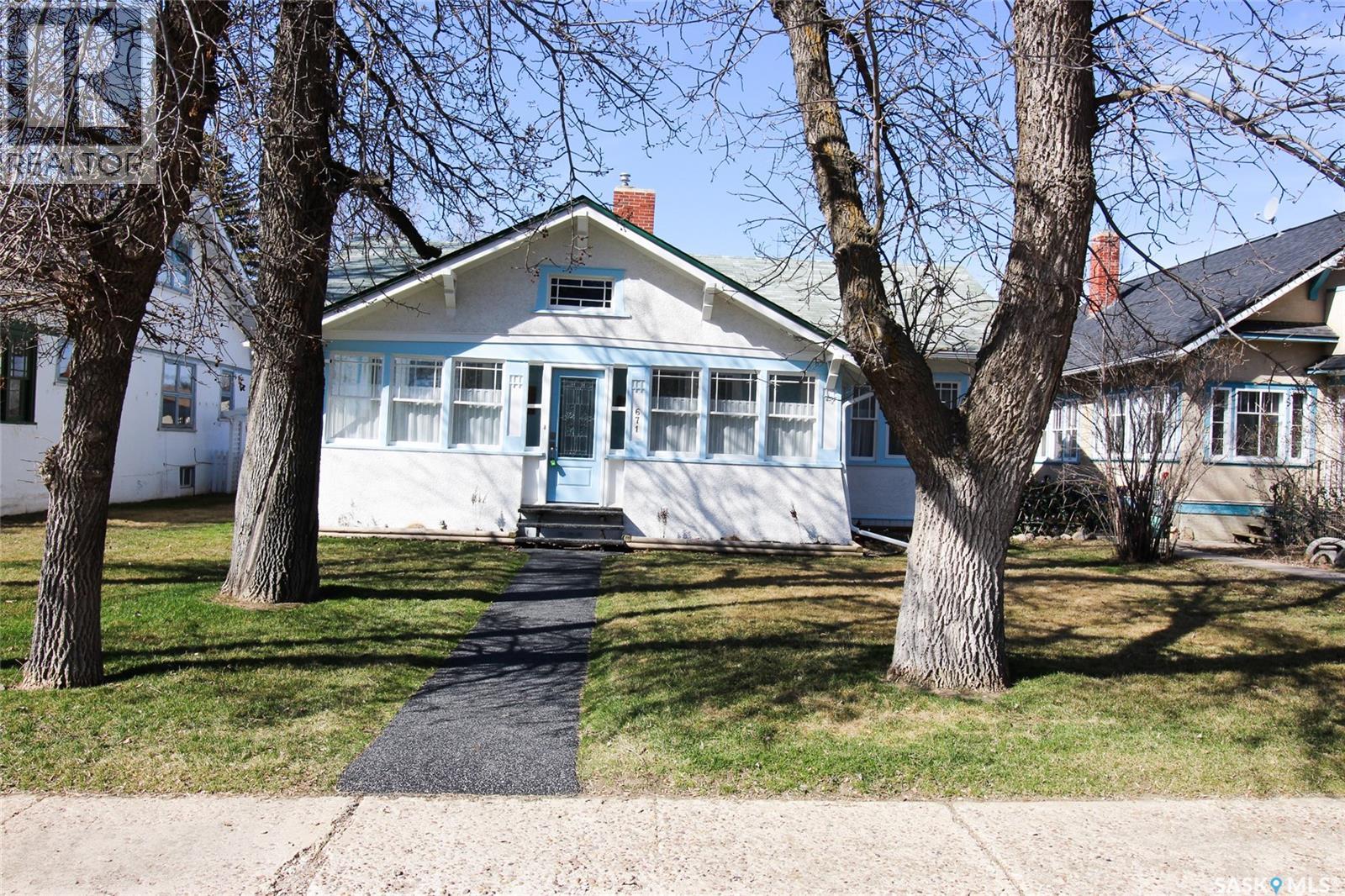 671 2nd Street E, Shaunavon, Saskatchewan  S0N 2M0 - Photo 33 - SK015039