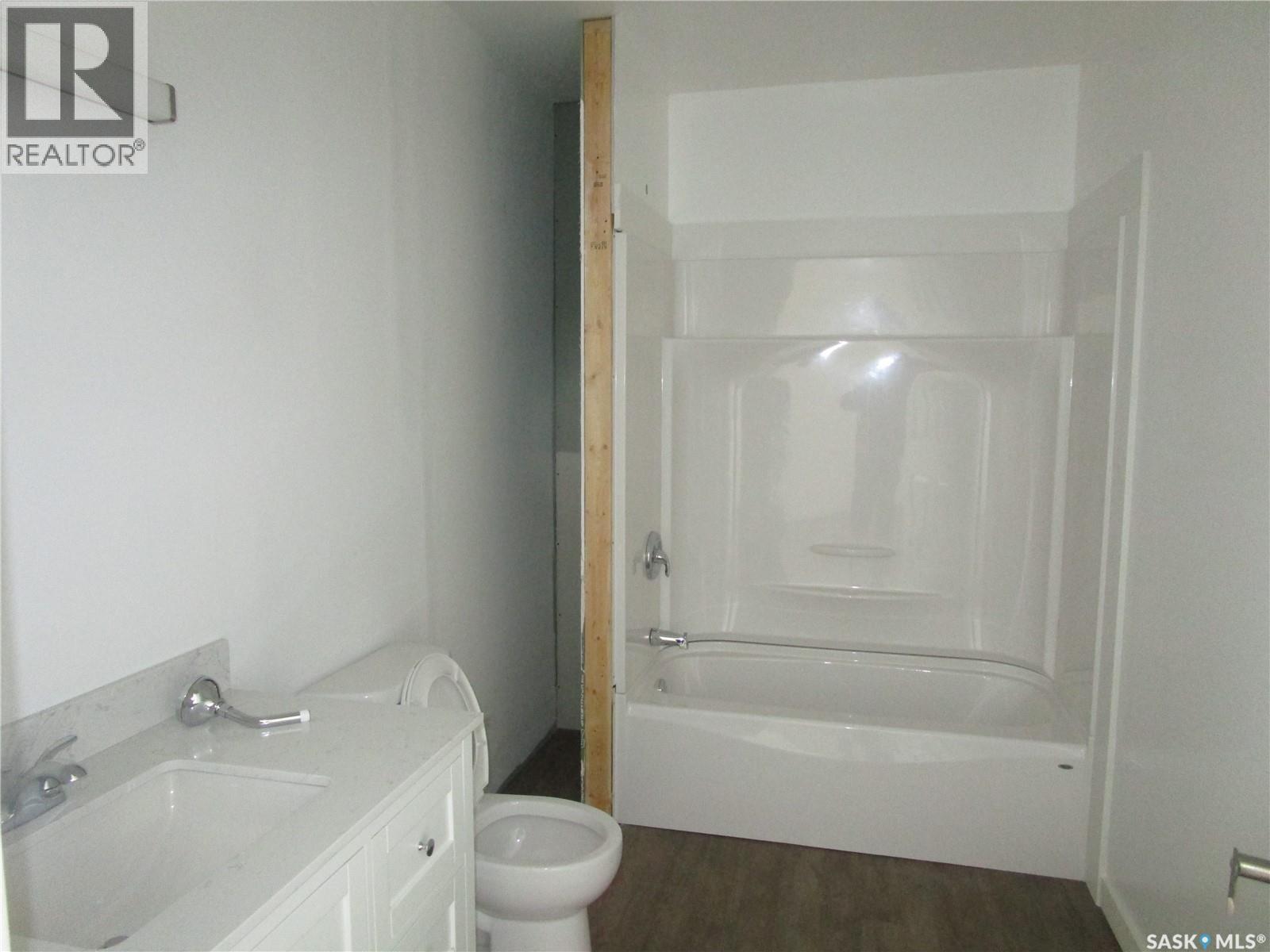2011 1st Street S, Rockglen, Saskatchewan  S0H 3R0 - Photo 8 - SK014813