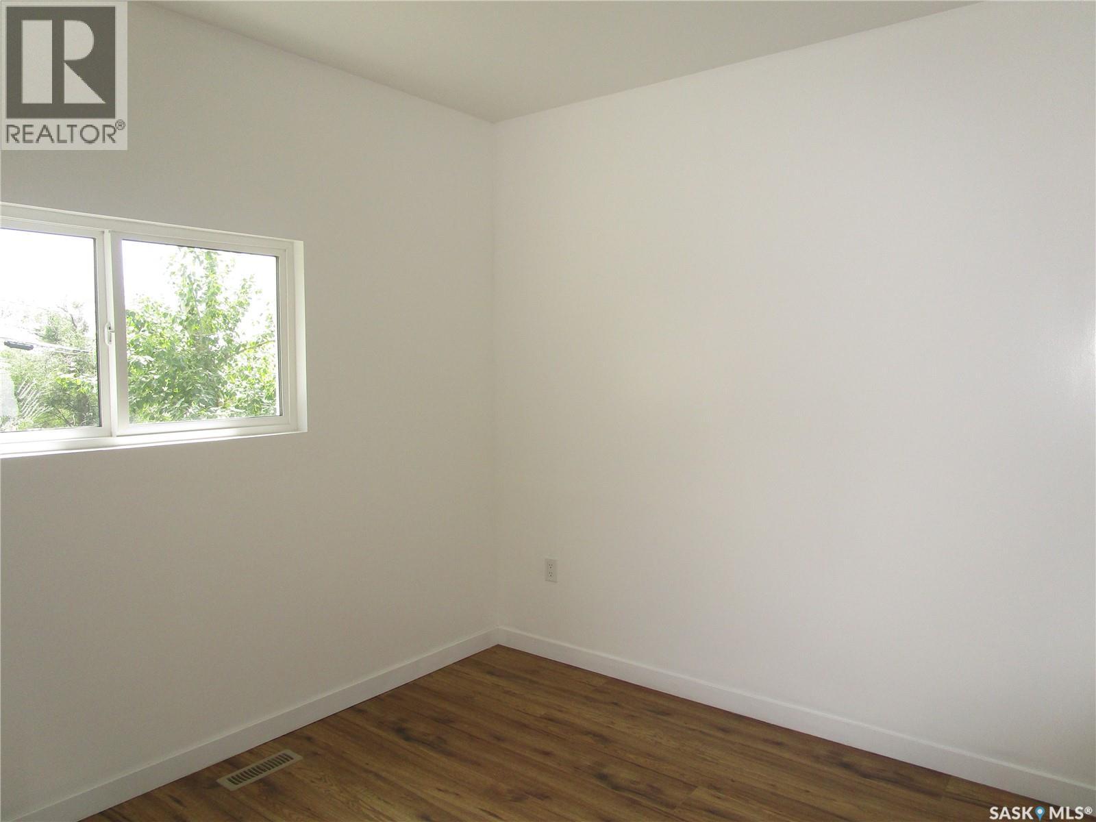 2011 1st Street S, Rockglen, Saskatchewan  S0H 3R0 - Photo 9 - SK014813