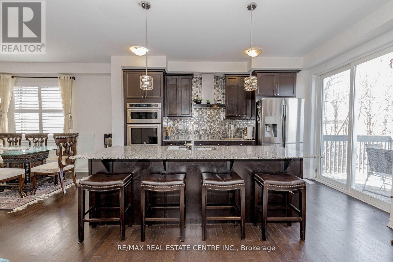 340 Shady Glen Crescent, Kitchener, Ontario  N2R 0J8 - Photo 7 - X12331698