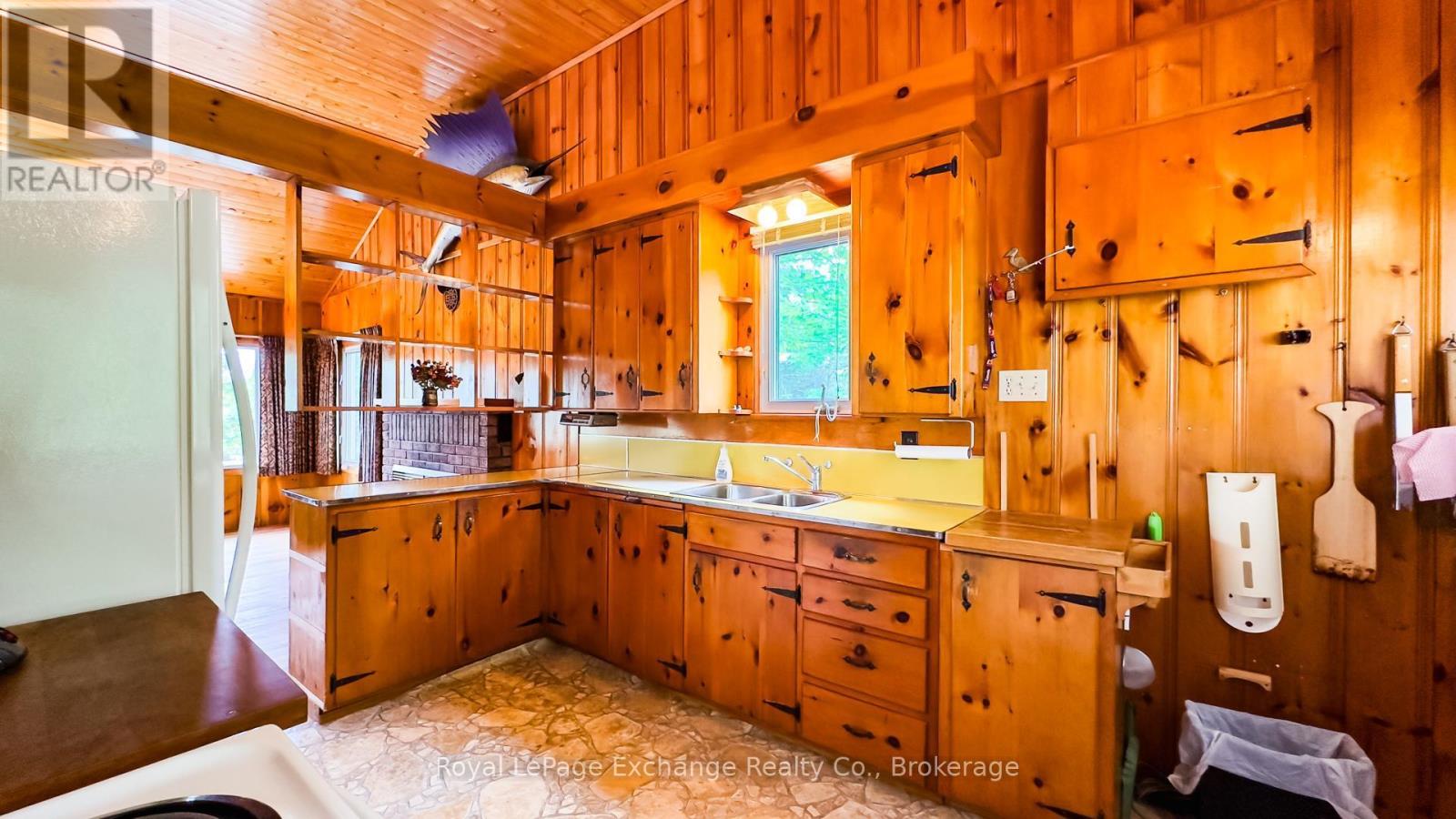 40 Vozka Drive S, Huron-Kinloss, Ontario  N2Z 0B3 - Photo 21 - X12277263