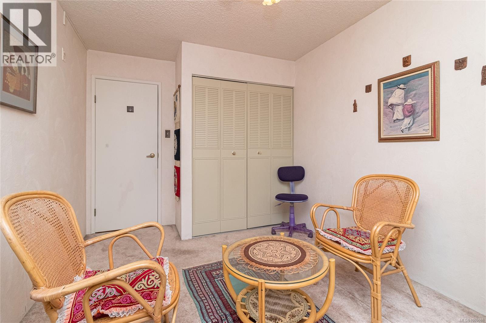 302 1025 Inverness Rd, Saanich, British Columbia  V8X 2S2 - Photo 18 - 1009059