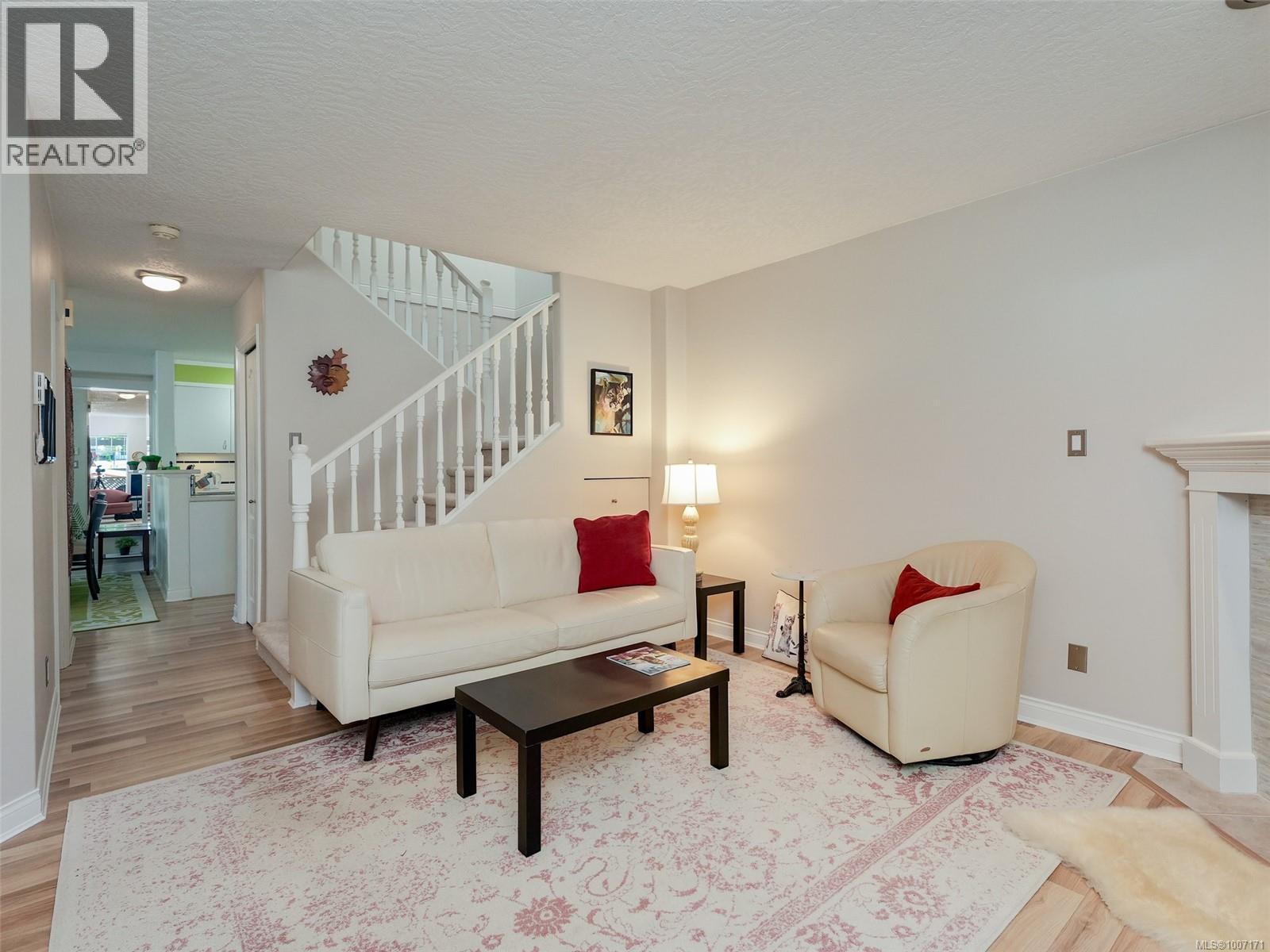 Property at B 136 Superior St image 3