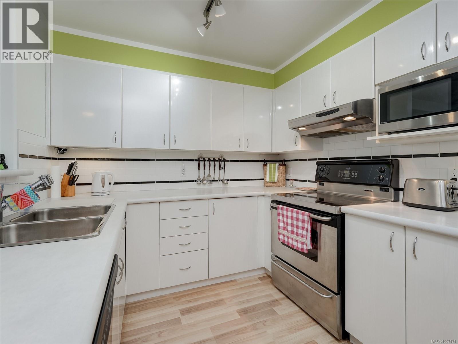 Property at B 136 Superior St image 4