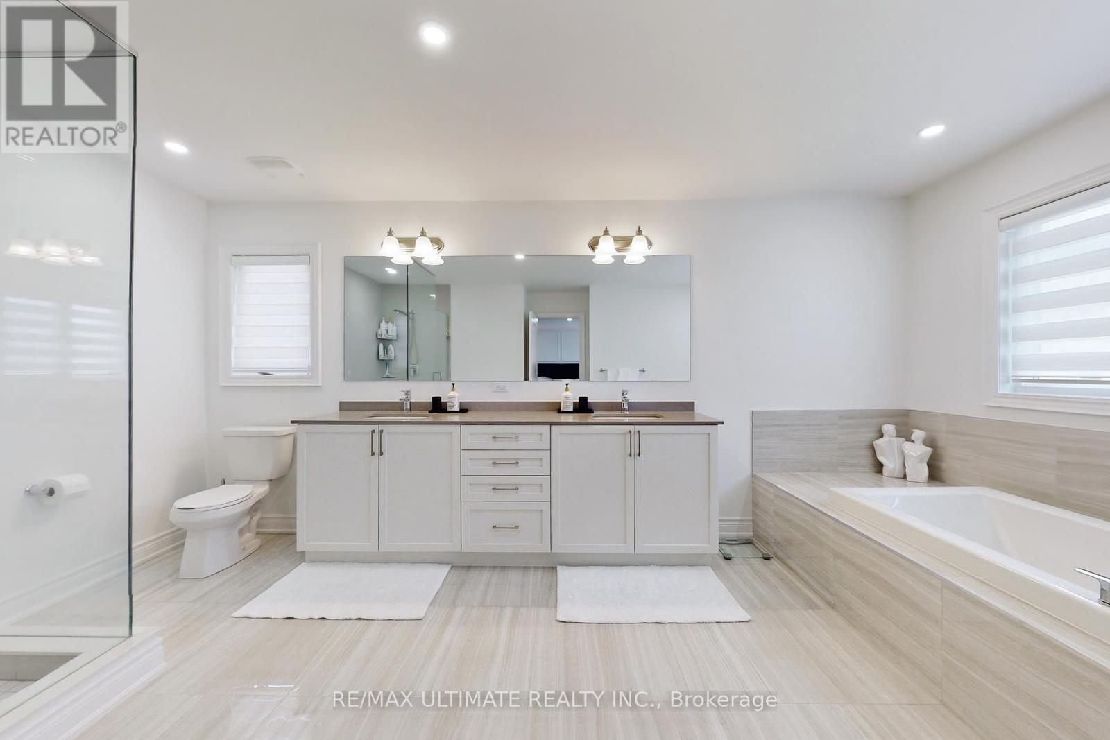 65 Tesla Crescent, East Gwillimbury, Ontario  L9N 0T3 - Photo 25 - N12330157