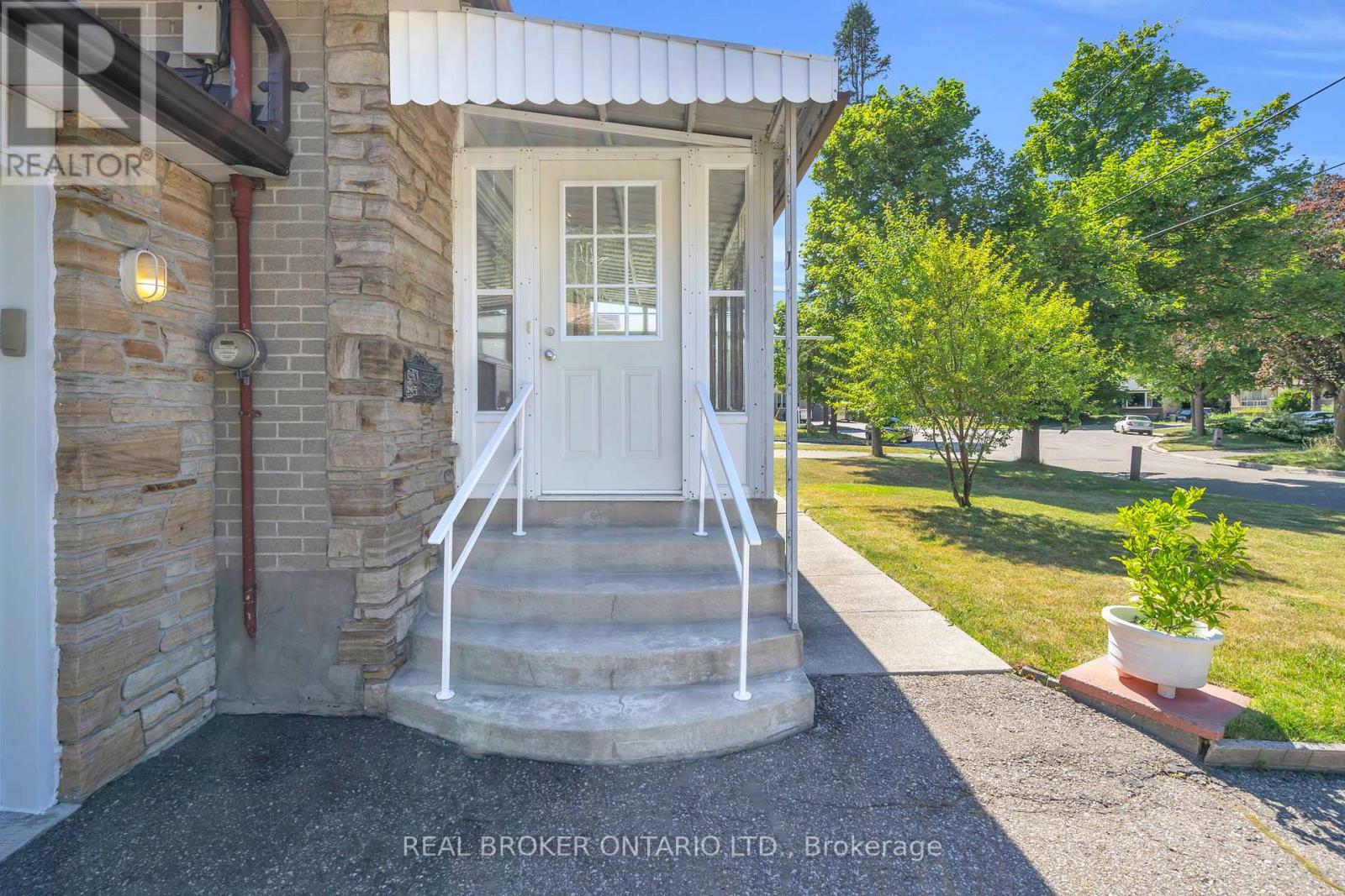 Property at 394 ALLGOOD STREET image 4