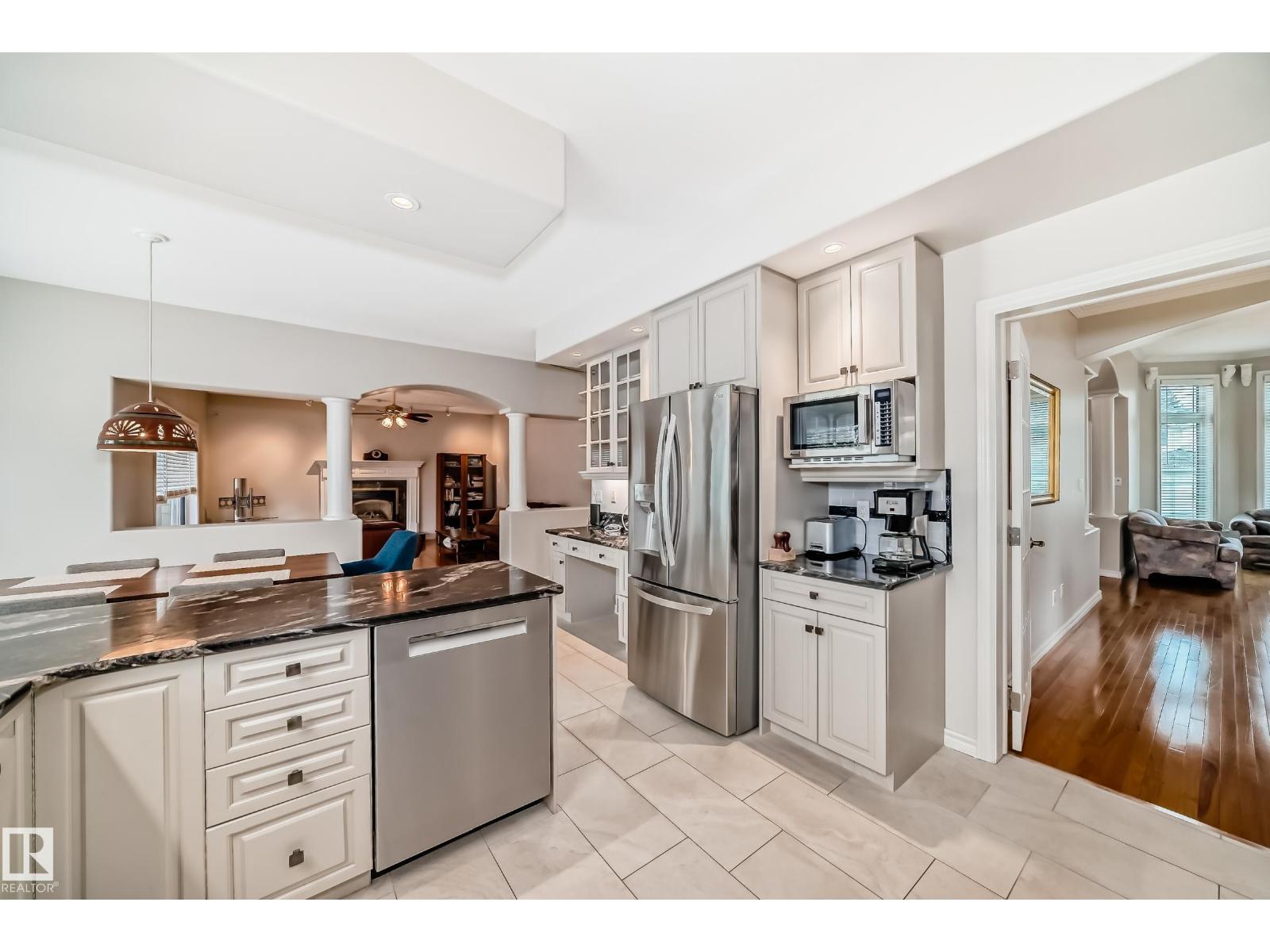 946 Wallbridge Pl Nw, Edmonton, Alberta  T6M 2L7 - Photo 10 - E4451796
