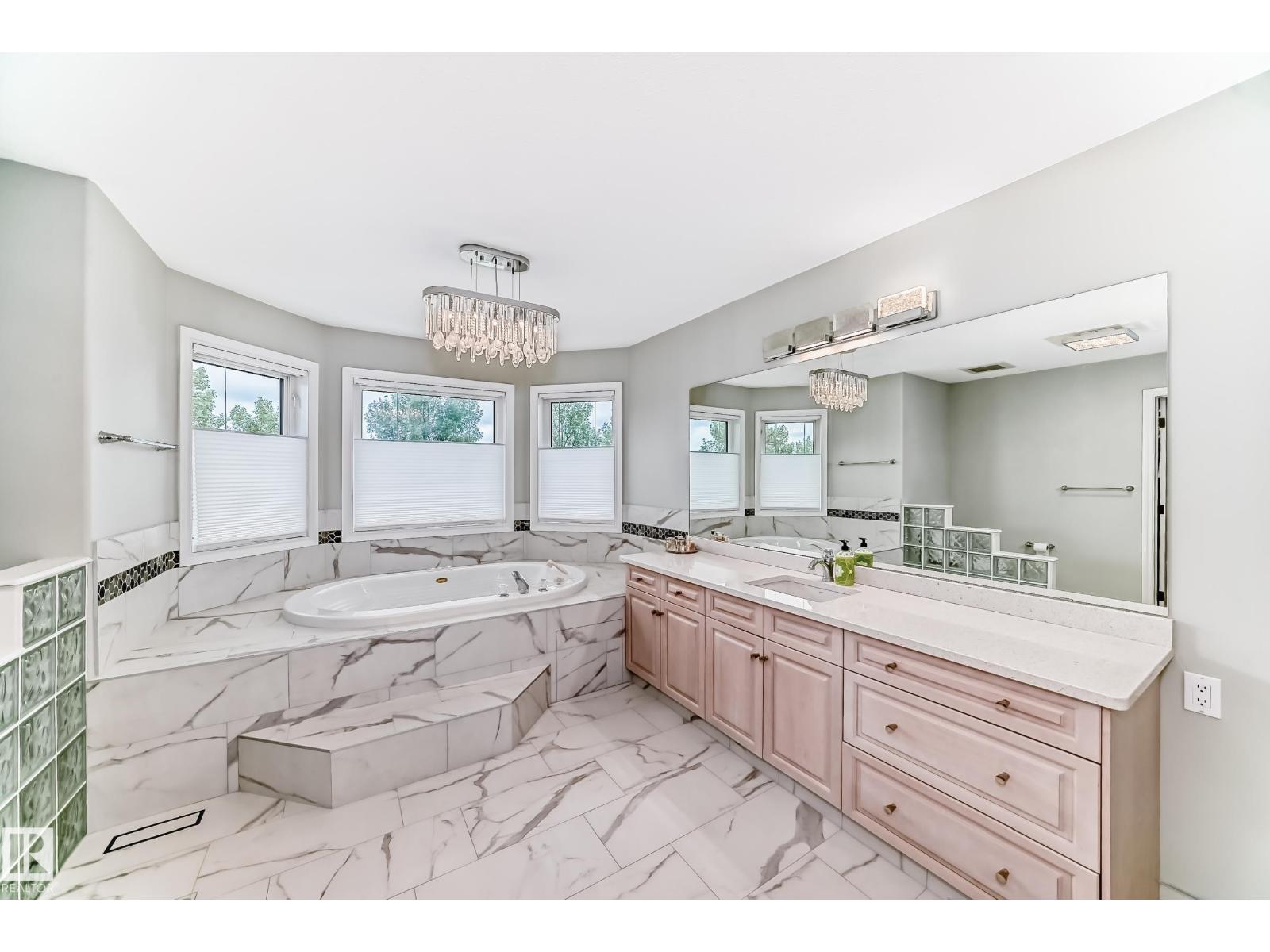 946 Wallbridge Pl Nw, Edmonton, Alberta  T6M 2L7 - Photo 33 - E4451796