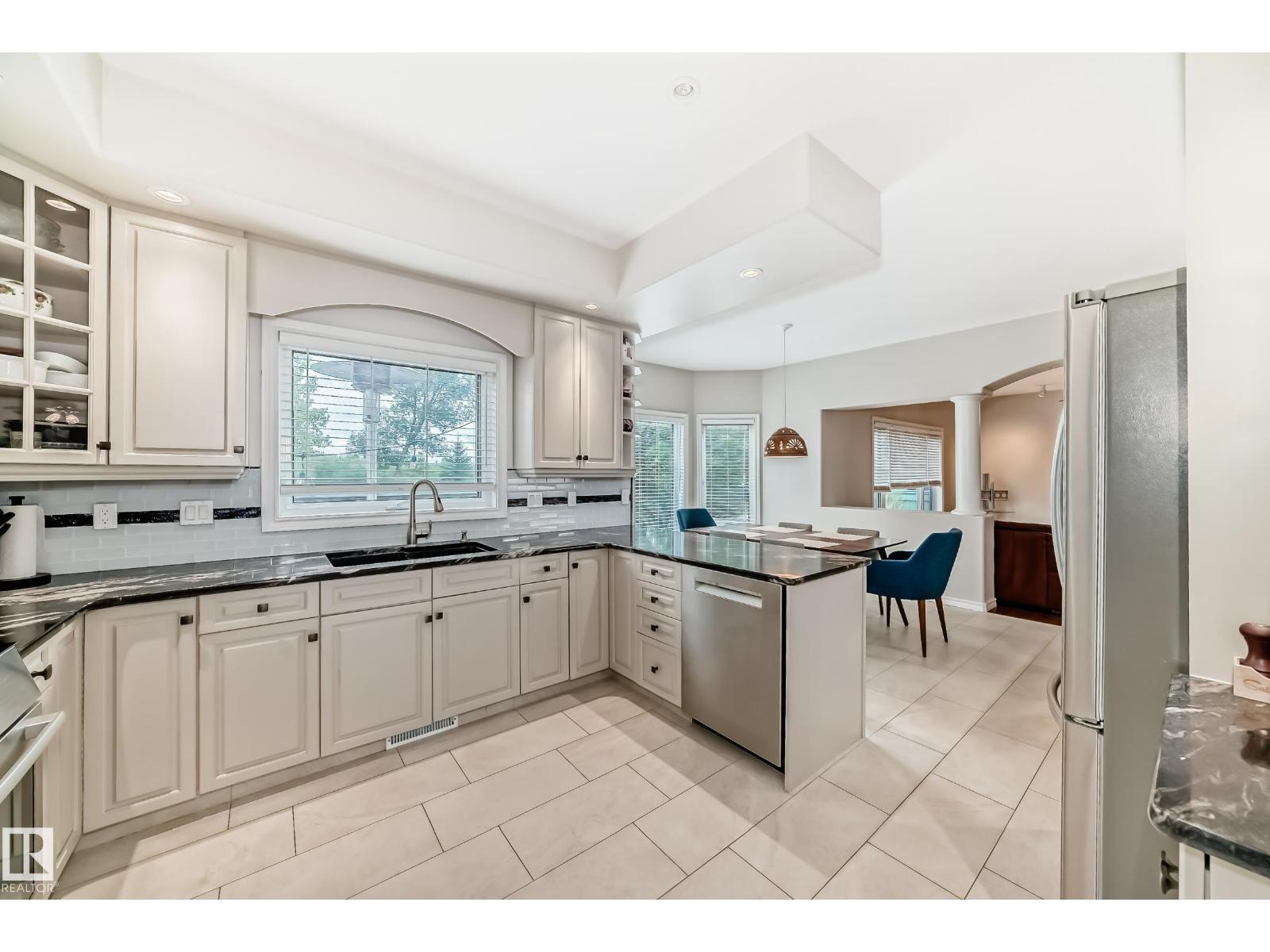 946 Wallbridge Pl Nw, Edmonton, Alberta  T6M 2L7 - Photo 7 - E4451796