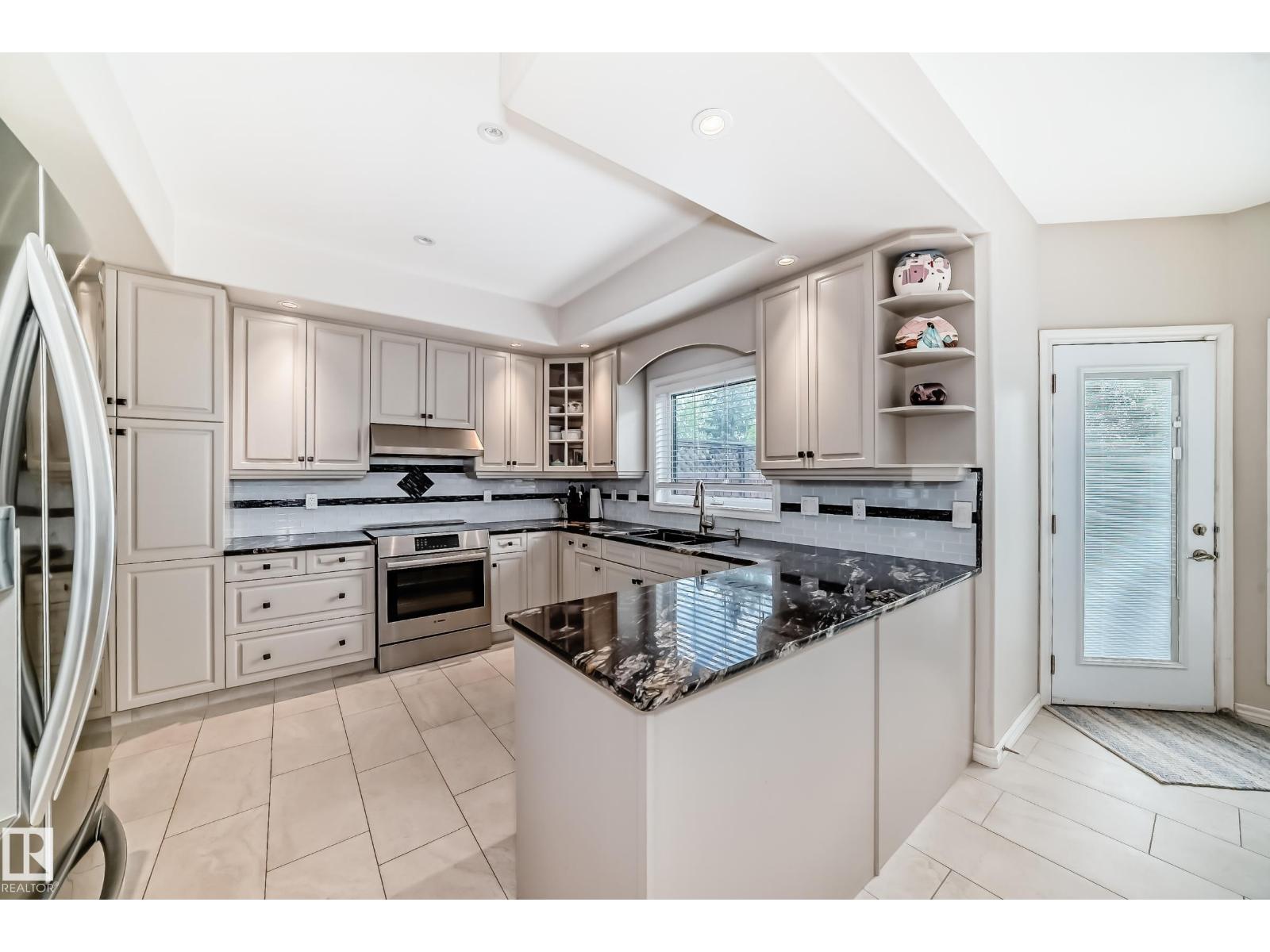 946 Wallbridge Pl Nw, Edmonton, Alberta  T6M 2L7 - Photo 8 - E4451796