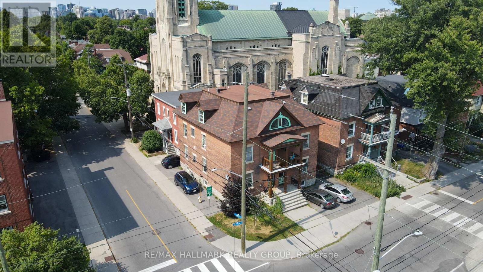 255 Fifth Avenue, Ottawa, Ontario  K1S 2N1 - Photo 2 - X12331780