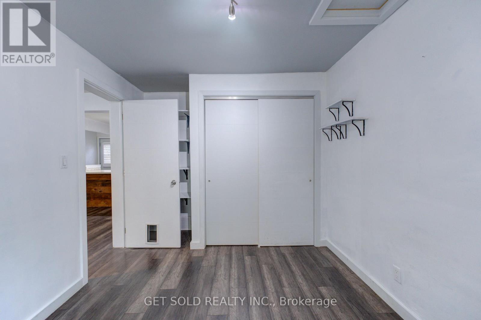 37 Maplecrest Avenue, St. Catharines, Ontario  L2T 1A7 - Photo 12 - X12331746