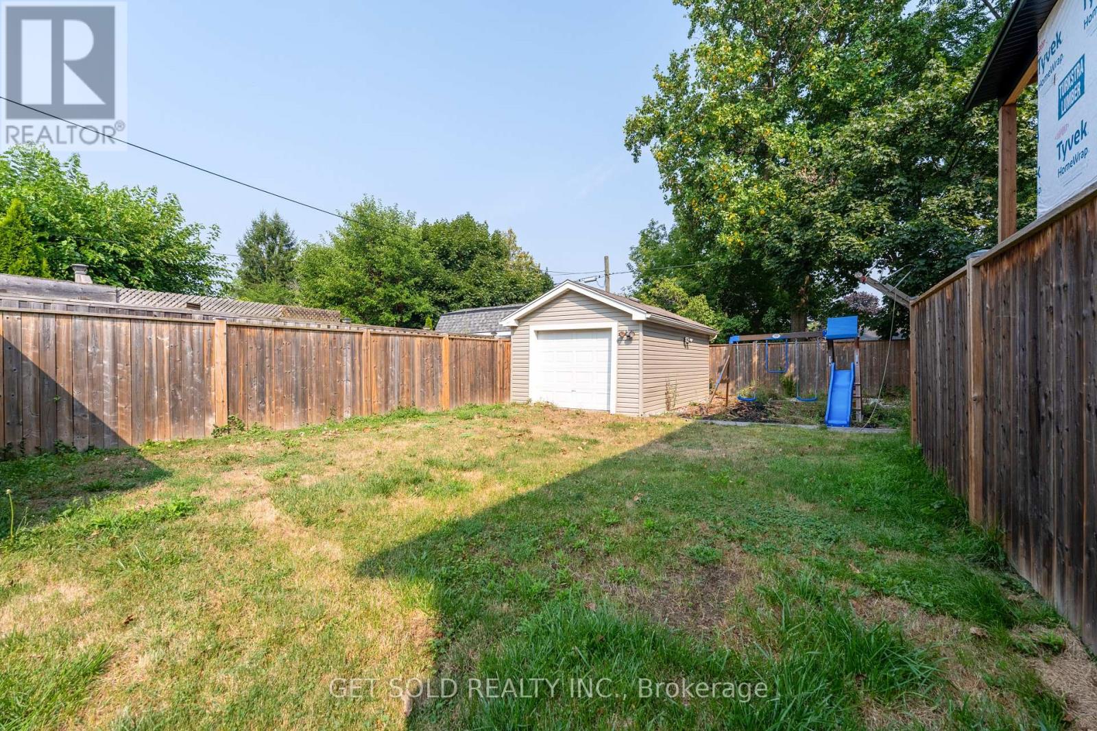 37 Maplecrest Avenue, St. Catharines, Ontario  L2T 1A7 - Photo 17 - X12331746
