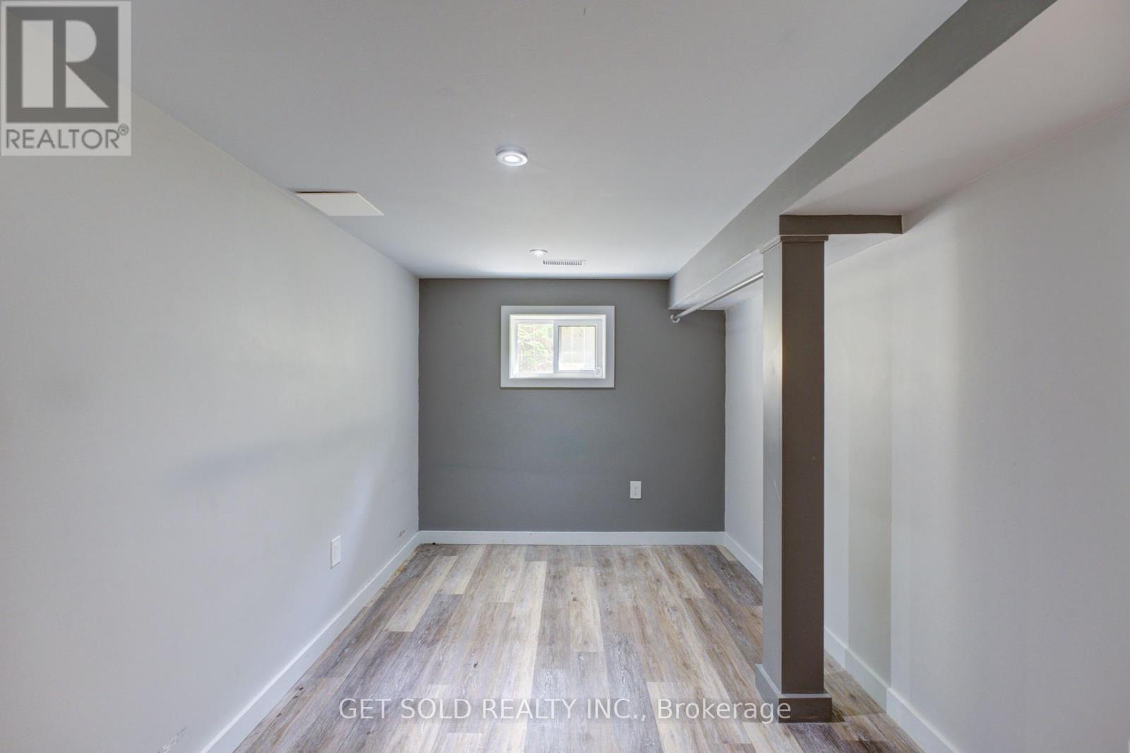 37 Maplecrest Avenue, St. Catharines, Ontario  L2T 1A7 - Photo 19 - X12331746