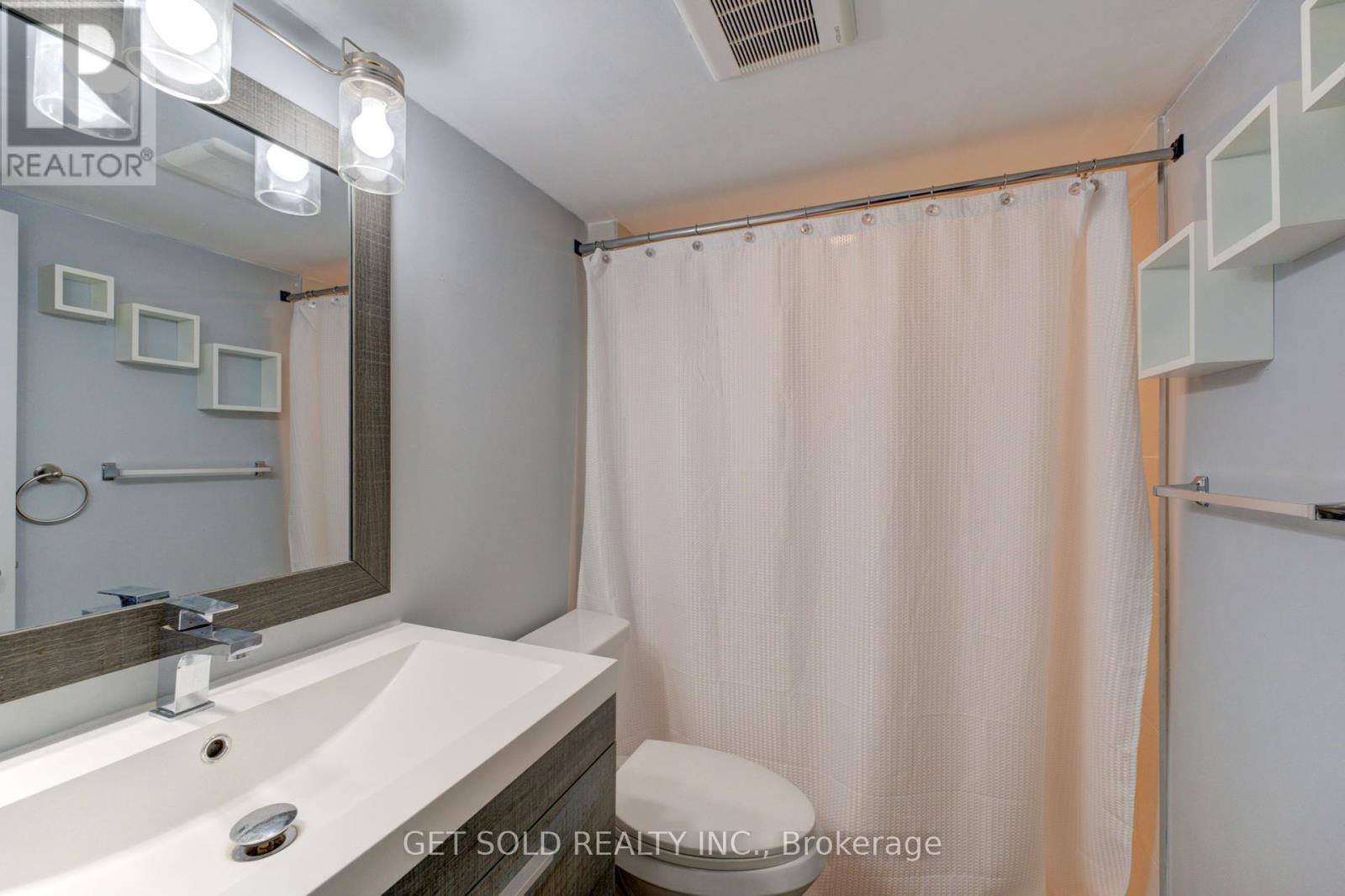 37 Maplecrest Avenue, St. Catharines, Ontario  L2T 1A7 - Photo 20 - X12331746