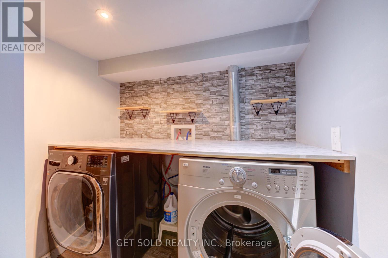37 Maplecrest Avenue, St. Catharines, Ontario  L2T 1A7 - Photo 22 - X12331746