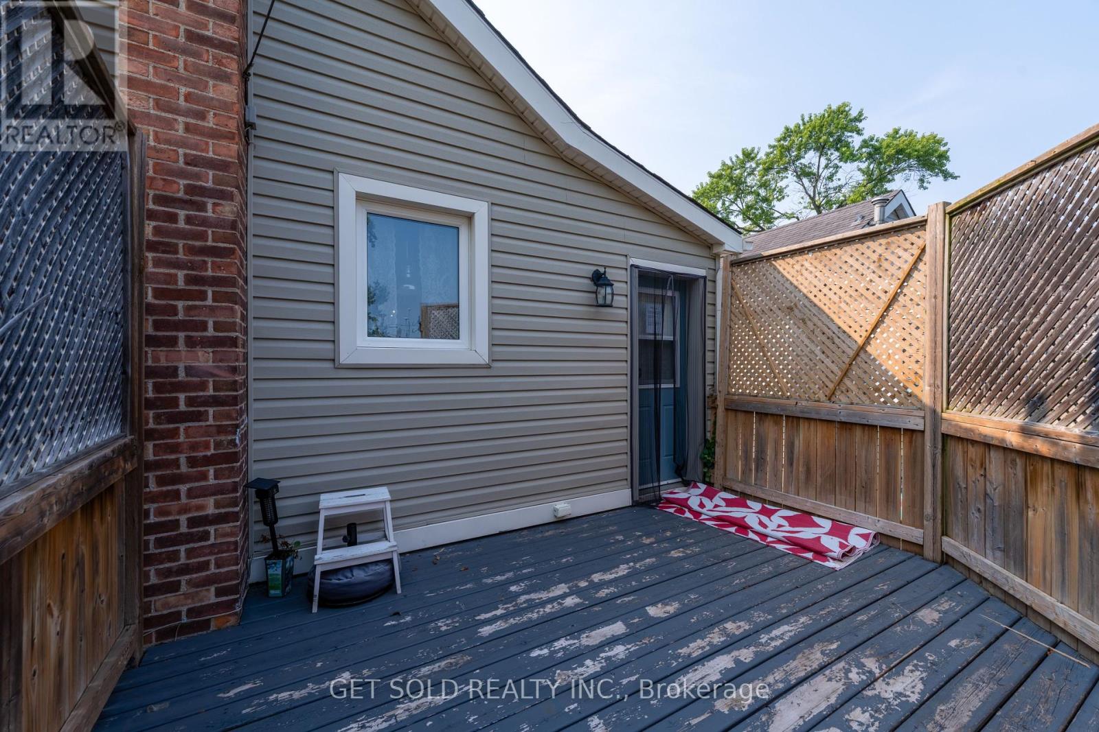 37 Maplecrest Avenue, St. Catharines, Ontario  L2T 1A7 - Photo 23 - X12331746