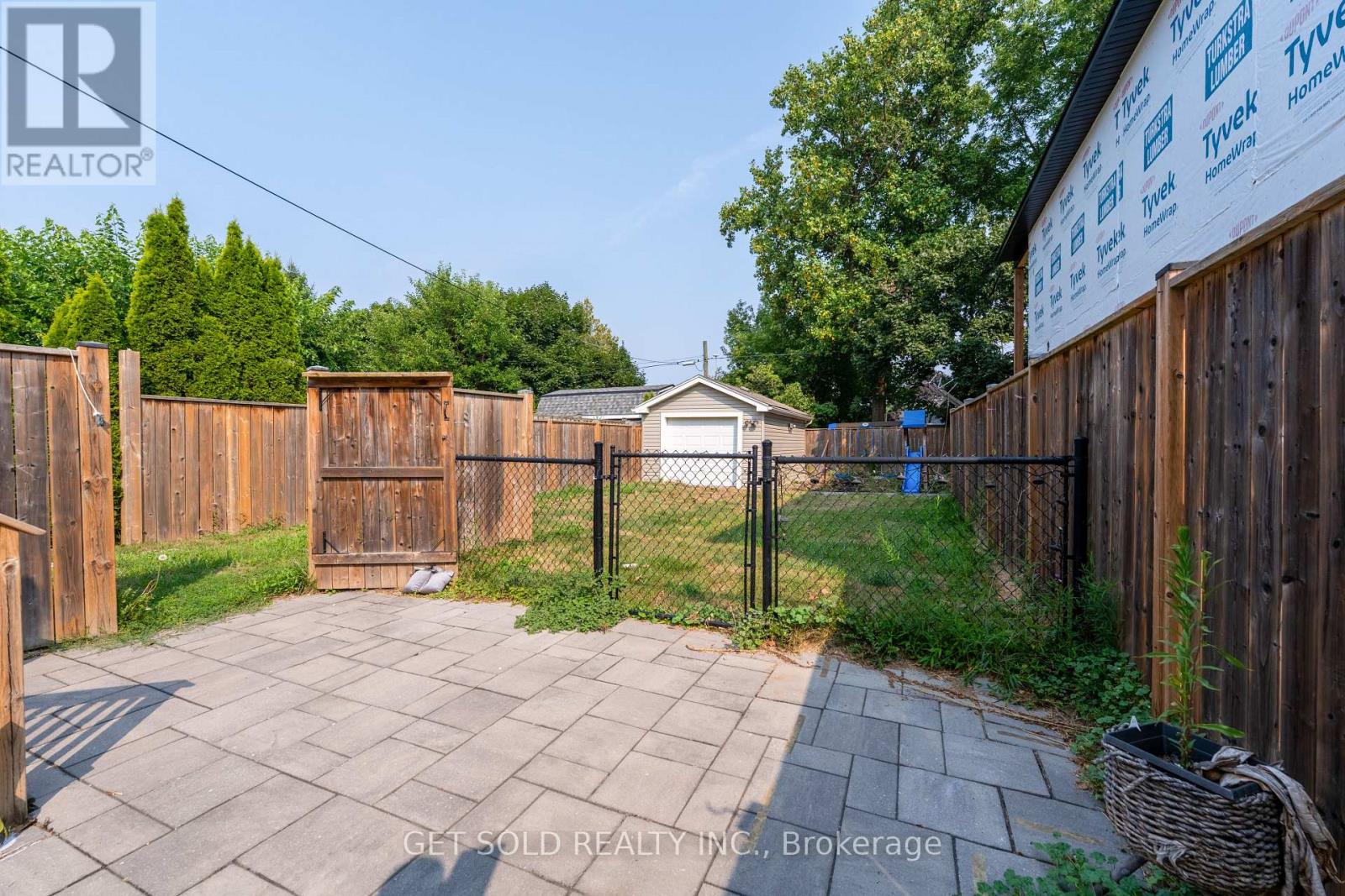 37 Maplecrest Avenue, St. Catharines, Ontario  L2T 1A7 - Photo 26 - X12331746