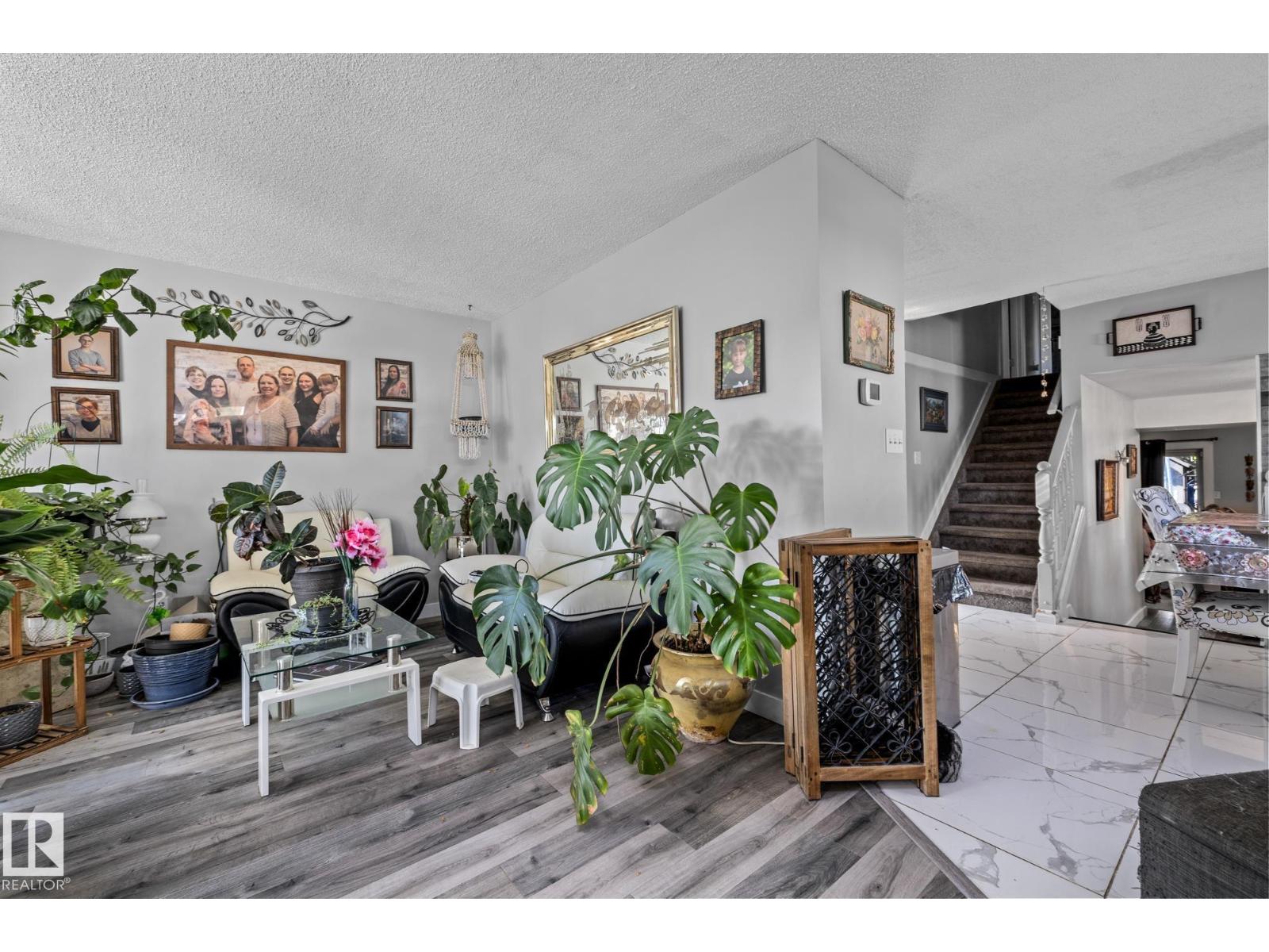 329 River Point Nw, Edmonton, Alberta  T5A 4Z4 - Photo 2 - E4451798