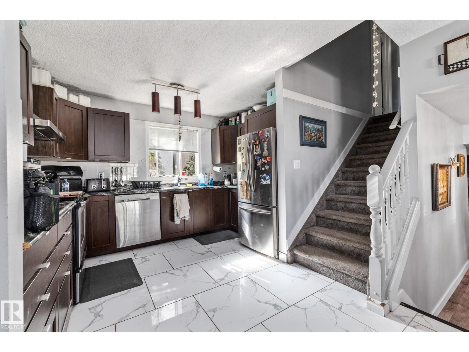 329 River Point Nw, Edmonton, Alberta  T5A 4Z4 - Photo 4 - E4451798