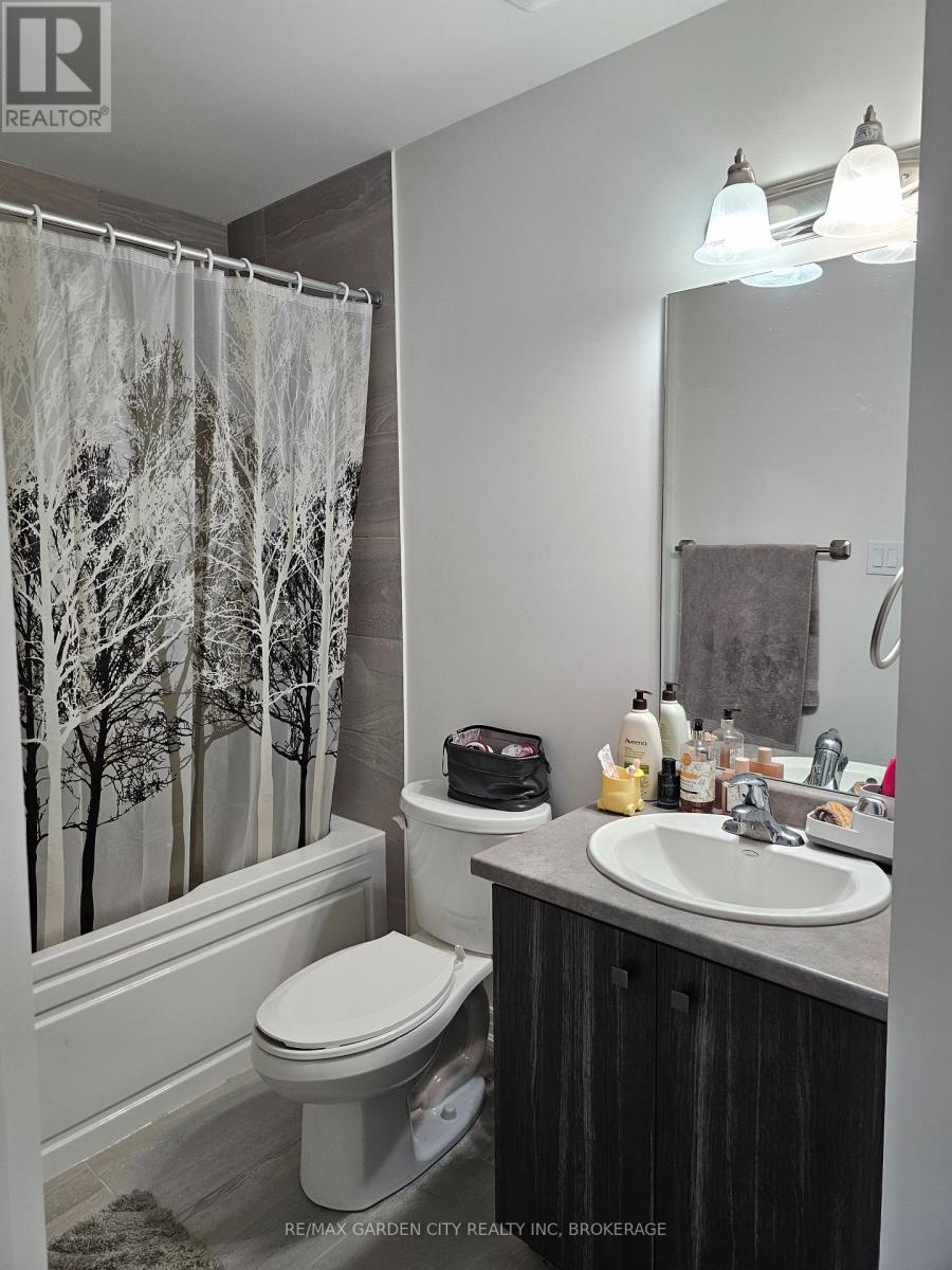 62 Dryden Lane, Hamilton, Ontario  L8H 1L9 - Photo 5 - X12331836