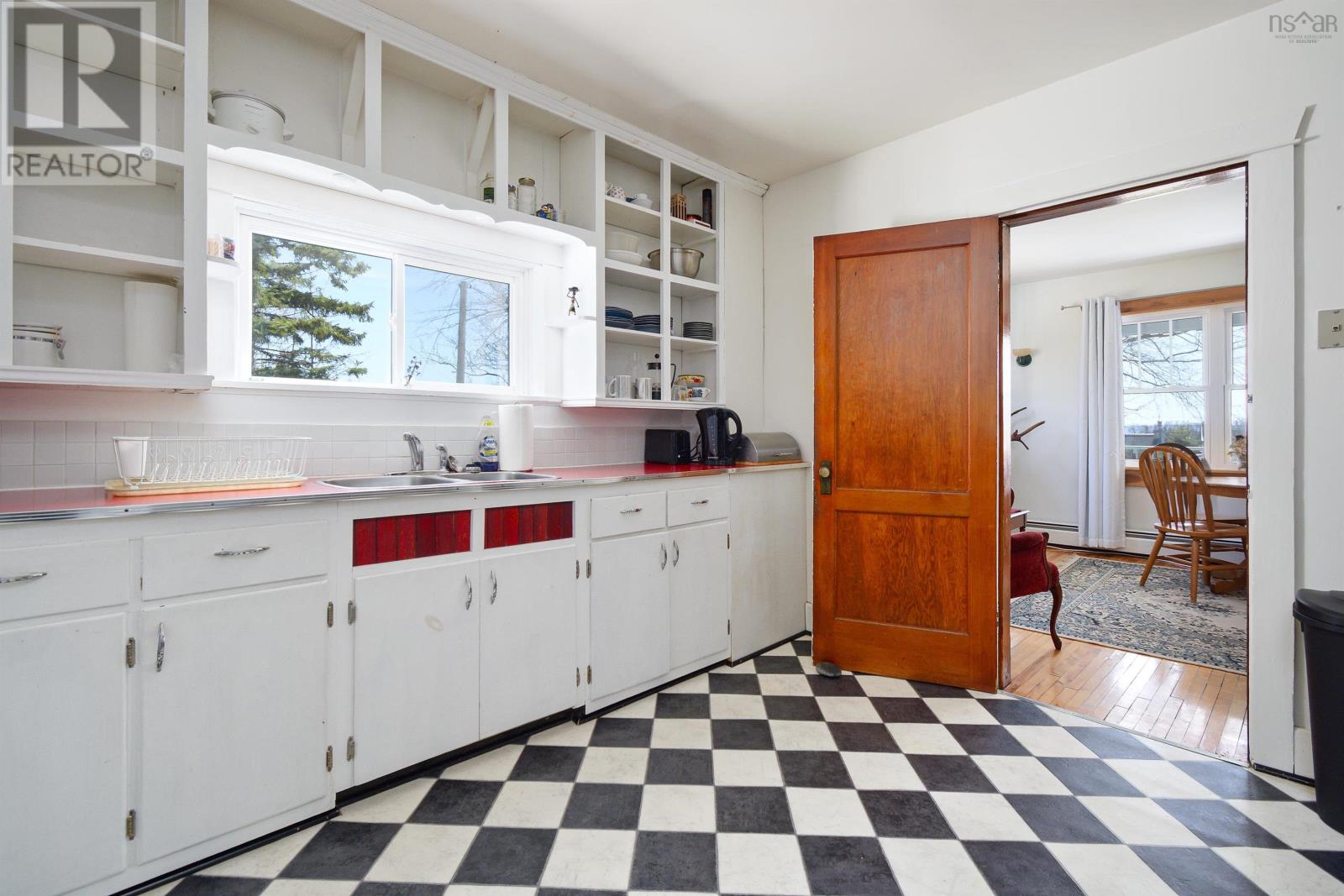 555 Chebucto, Baddeck, Nova Scotia  B0E 1B0 - Photo 14 - 202510971