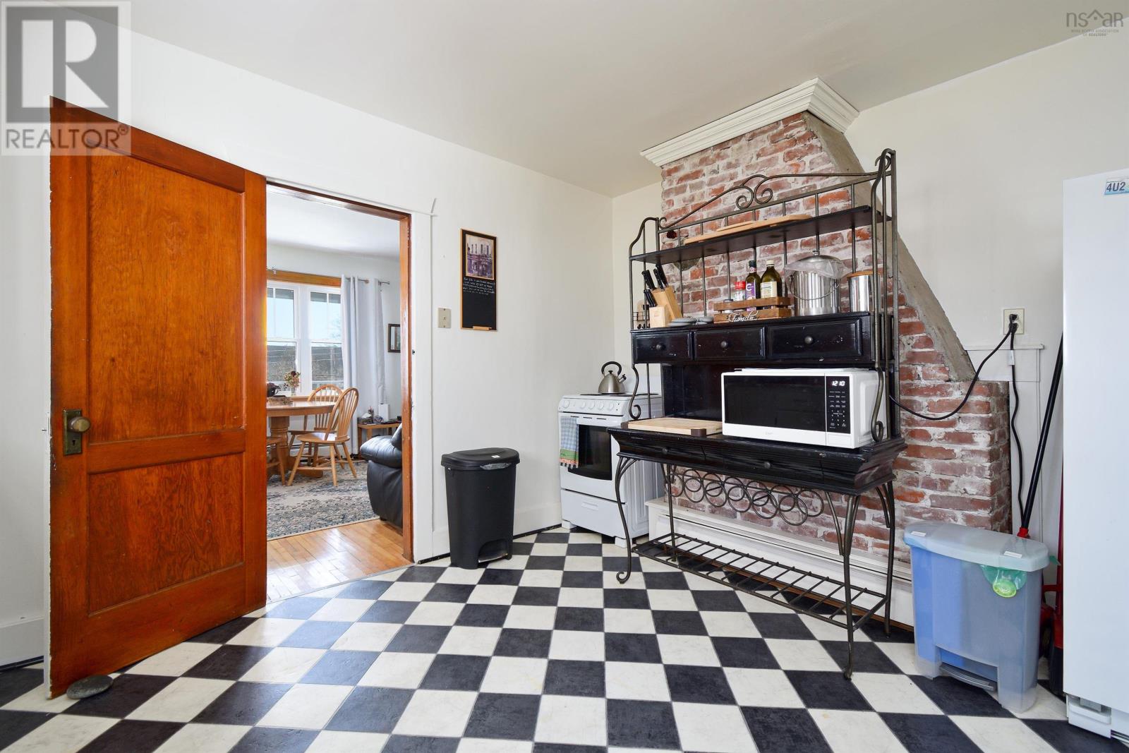 555 Chebucto, Baddeck, Nova Scotia  B0E 1B0 - Photo 13 - 202510971