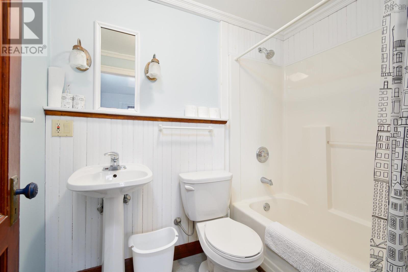 555 Chebucto, Baddeck, Nova Scotia  B0E 1B0 - Photo 21 - 202510971